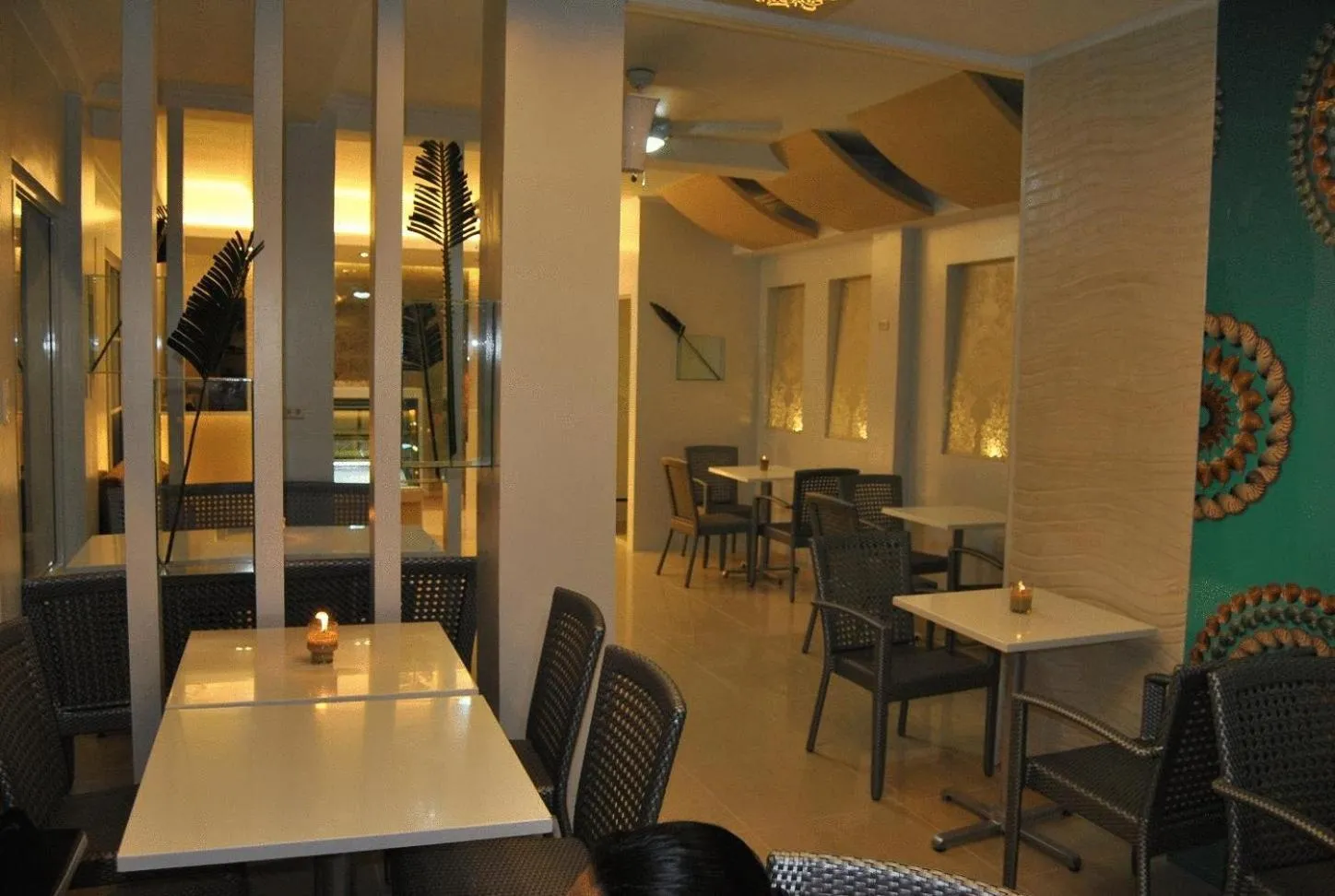 Restaurant/places to eat in Grand Blue Beach Hotel