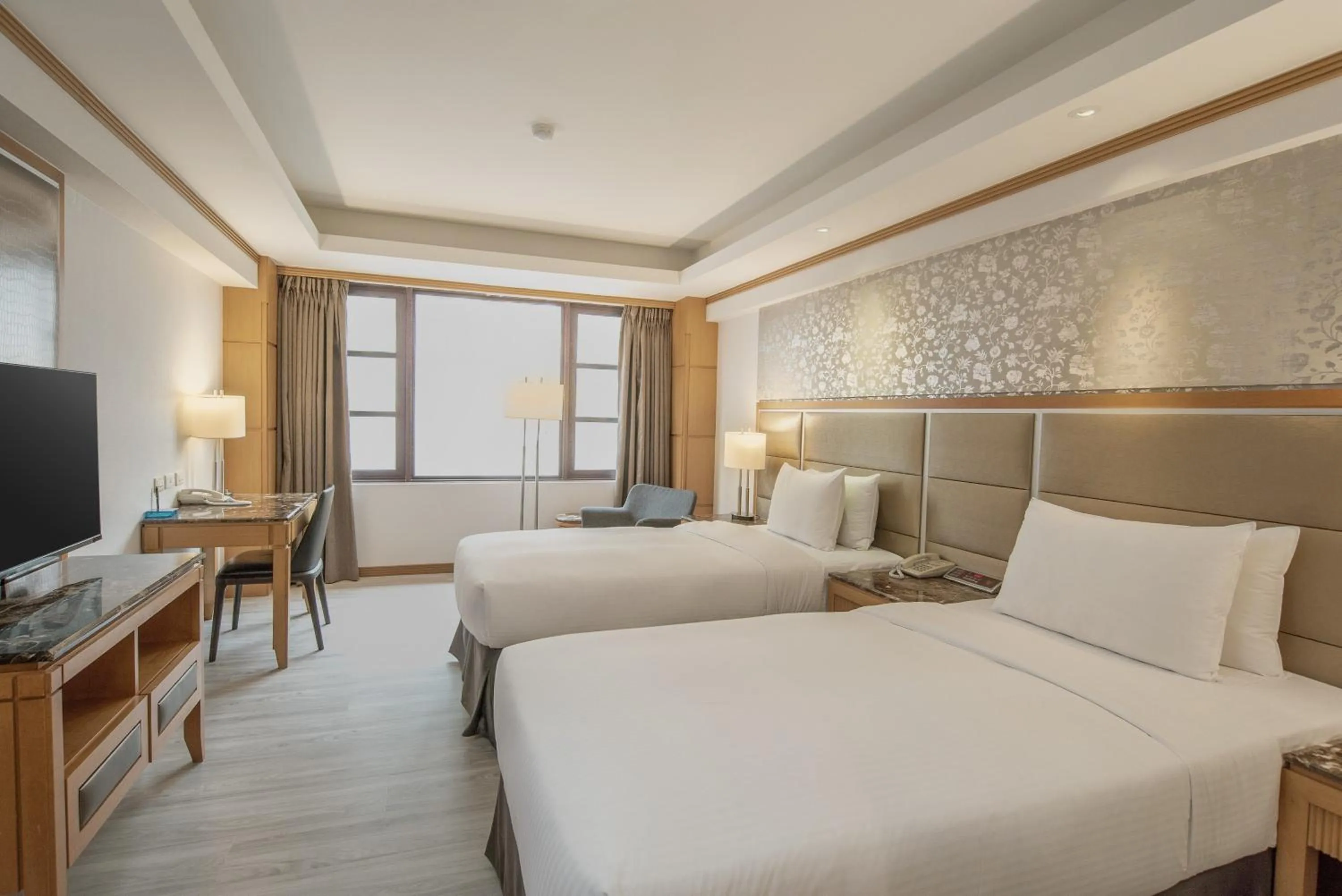 Seating area, Bed in Hotel Dion