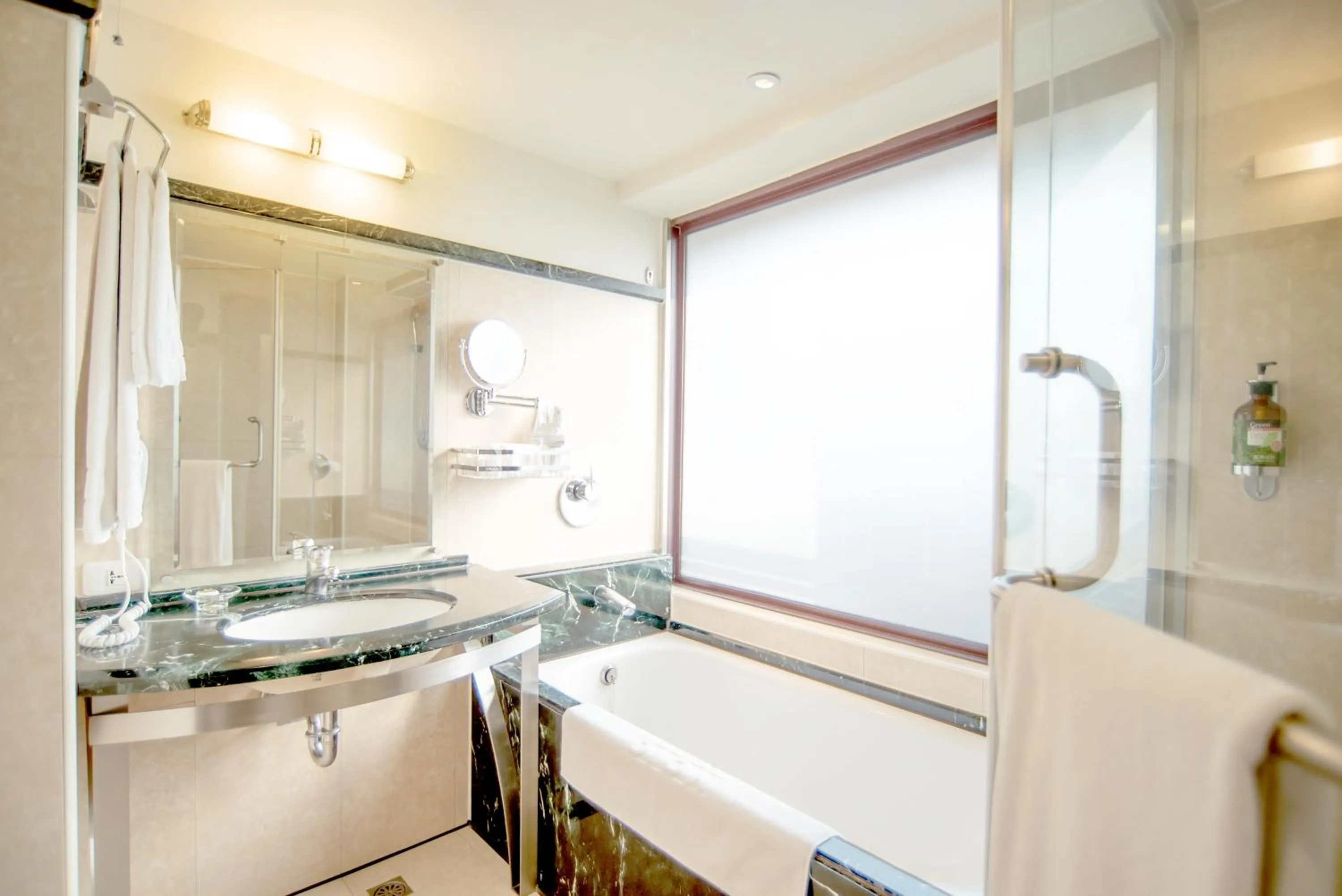 Bathroom in 鼎隆國際商旅 Hotel Dion