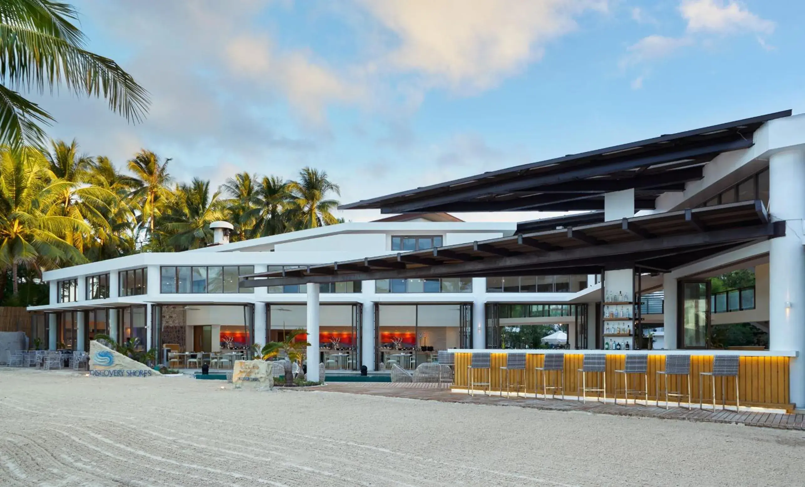 Lounge or bar in Discovery Boracay Lounge or bar in Discovery Boracay