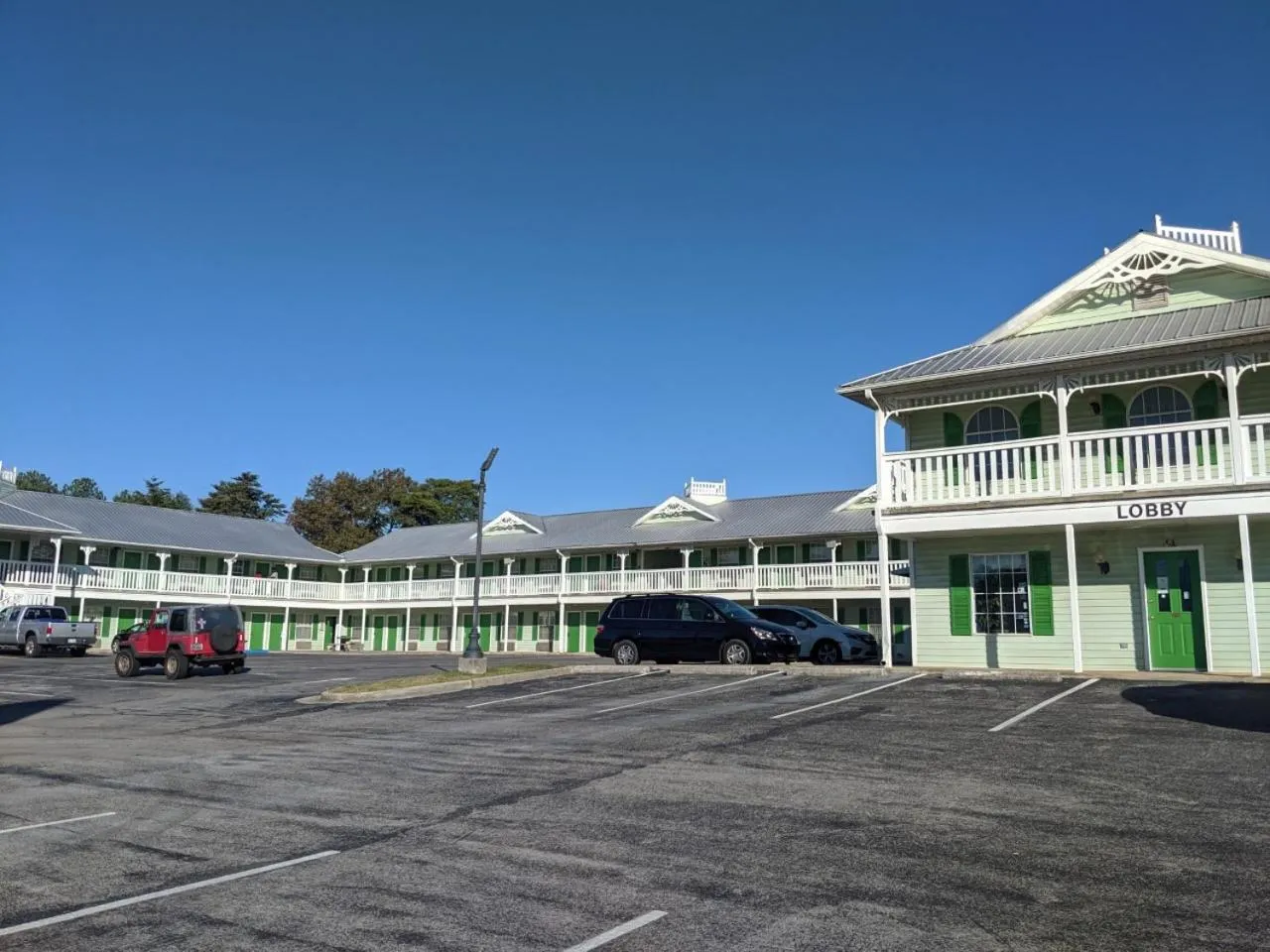 Key West Inn - Chatsworth