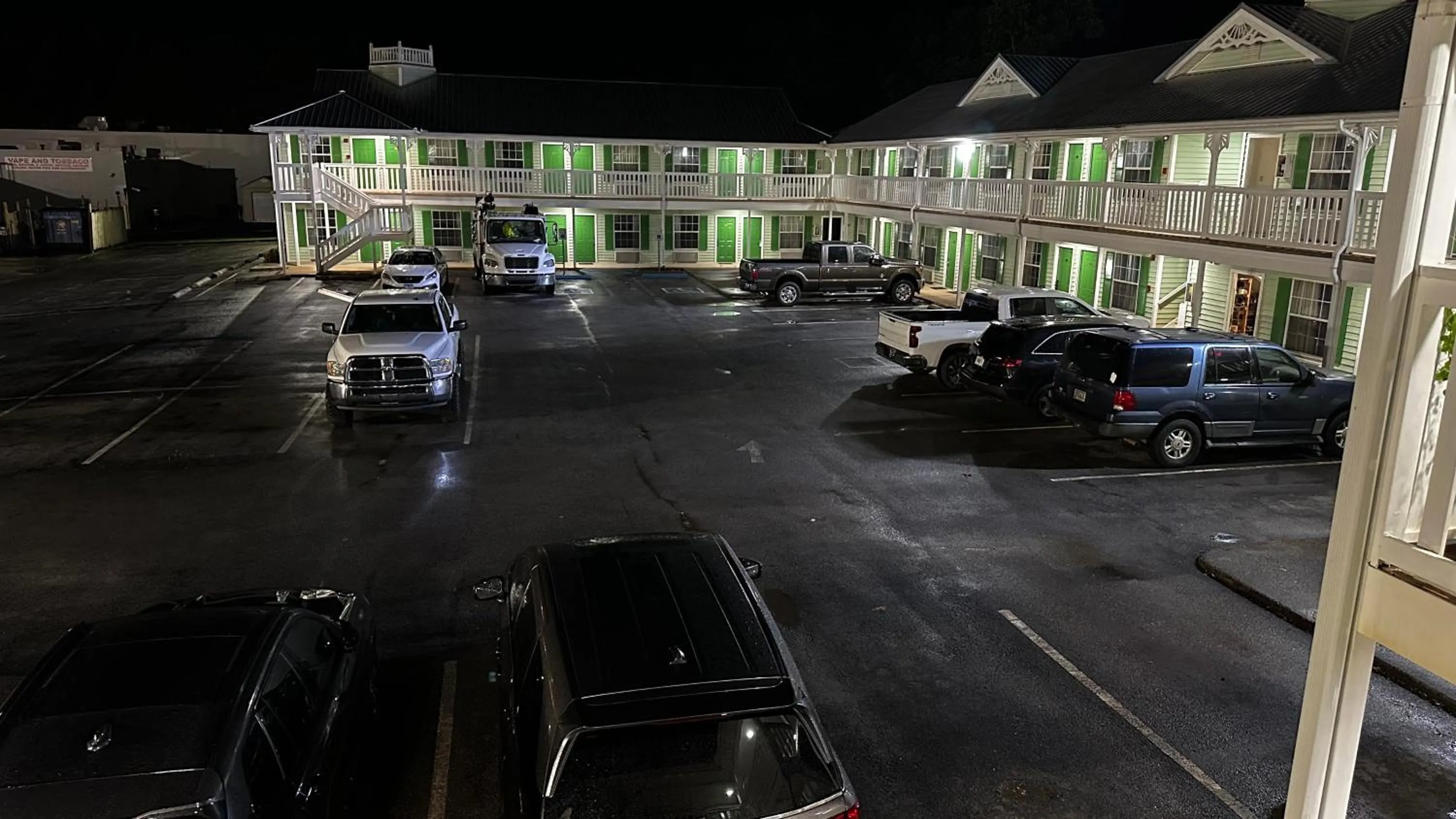 Key West Inn - Chatsworth