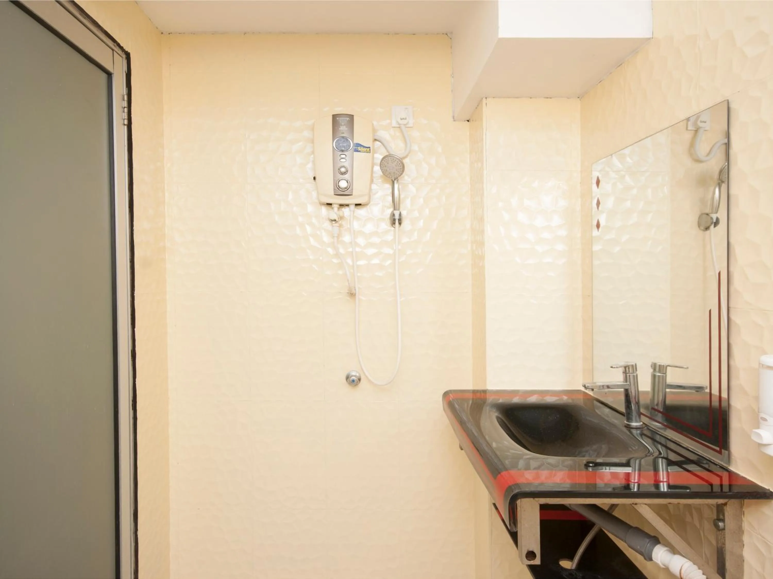 Bathroom in Bintang Square Hotel