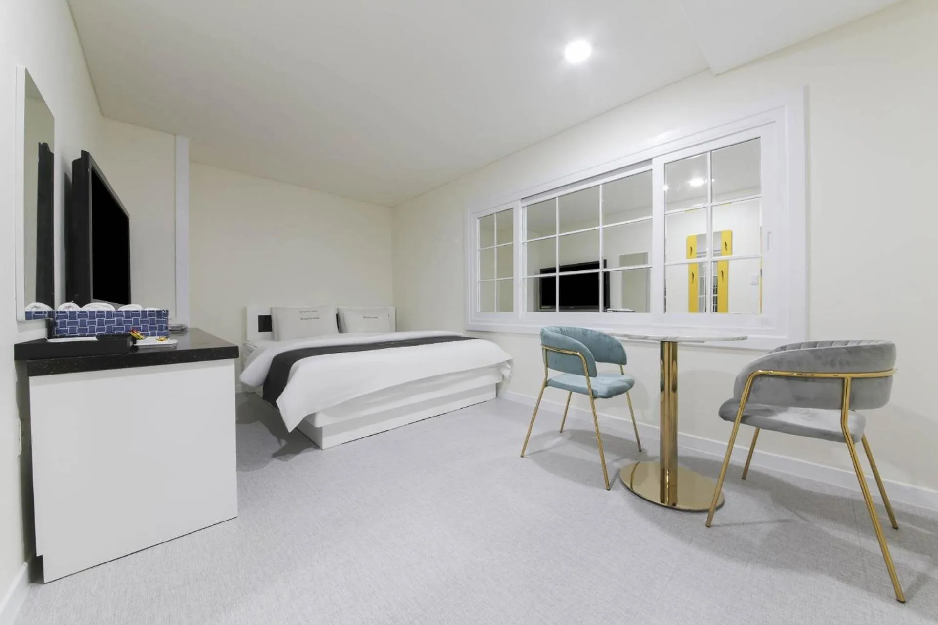 Photo of the whole room, Bed in Renaissance Hotel Pohang