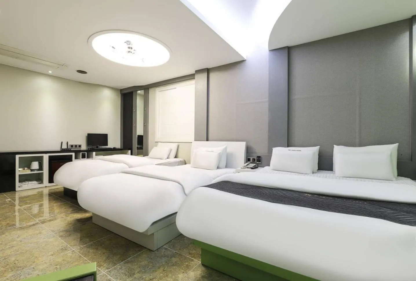 Bed in Renaissance Hotel Pohang