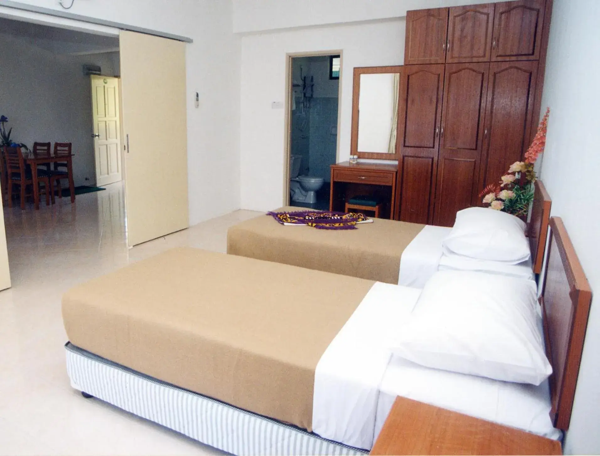 Bed in Marina Cove Resort Bed in Marina Cove Resort