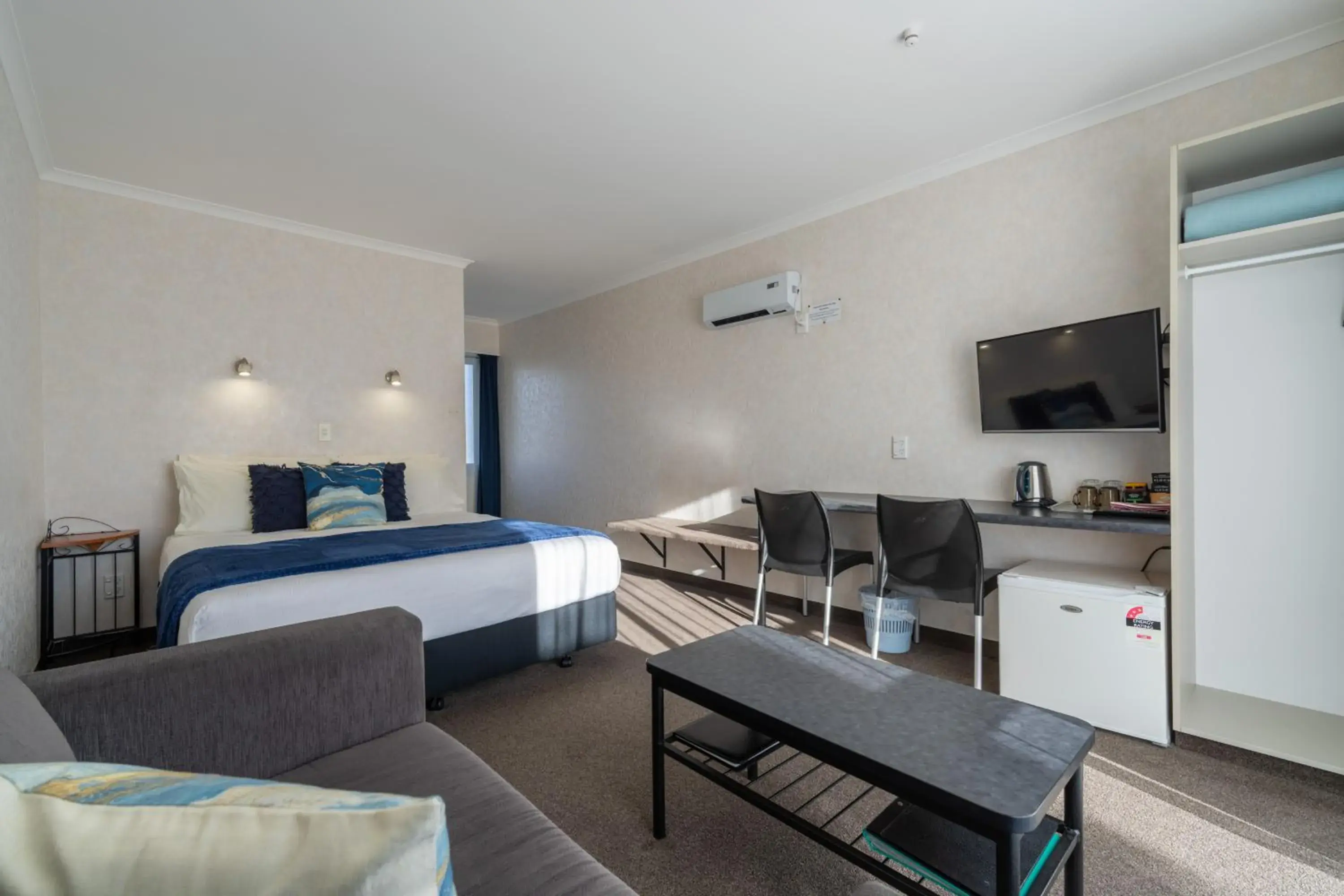 Bed in Parklands Motel & Apartments Te Anau Bed in Parklands Motel & Apartments Te Anau