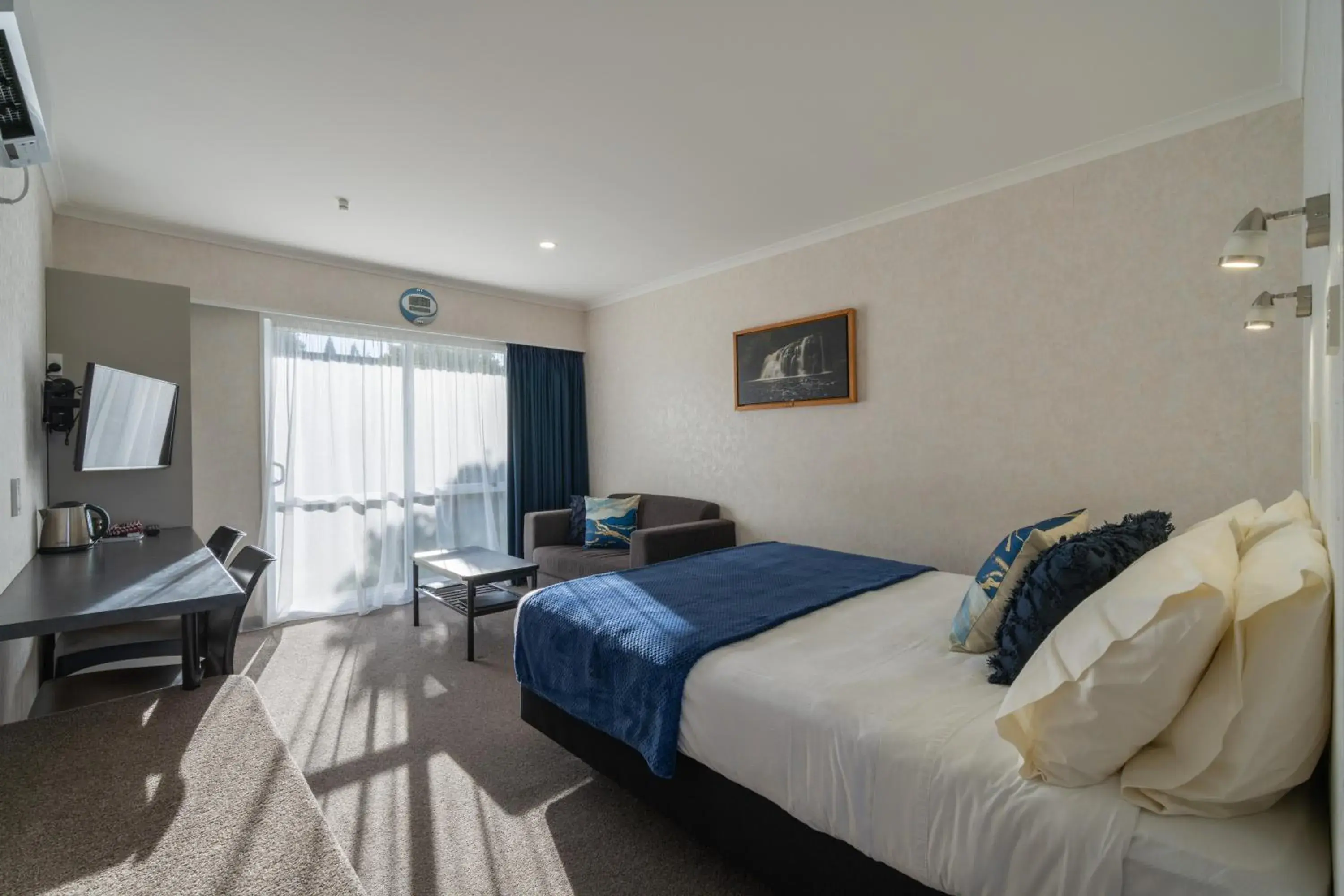 Bed in Parklands Motel & Apartments Te Anau Bed in Parklands Motel & Apartments Te Anau