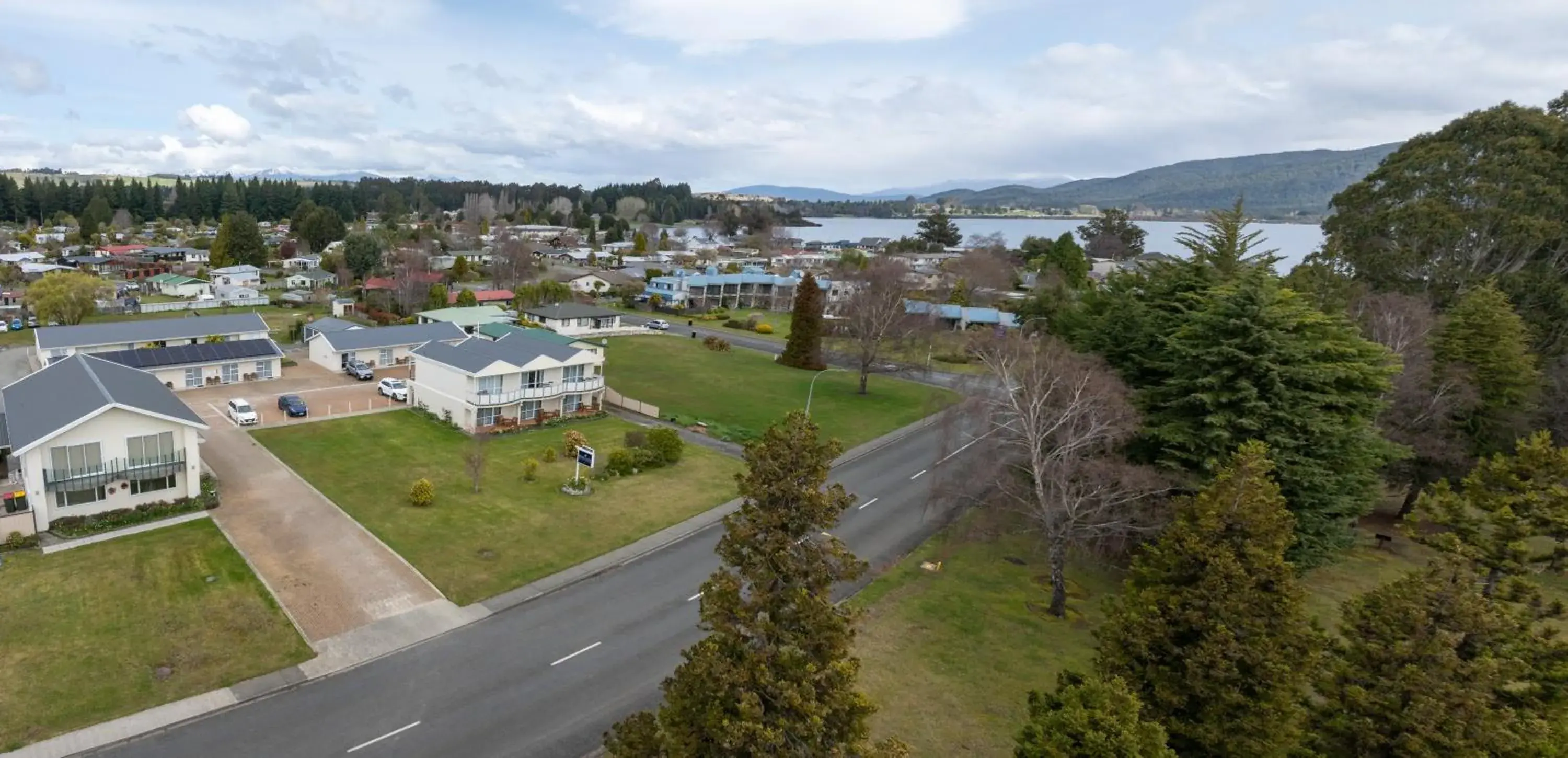 Property building in Parklands Motel & Apartments Te Anau Property building in Parklands Motel & Apartments Te Anau