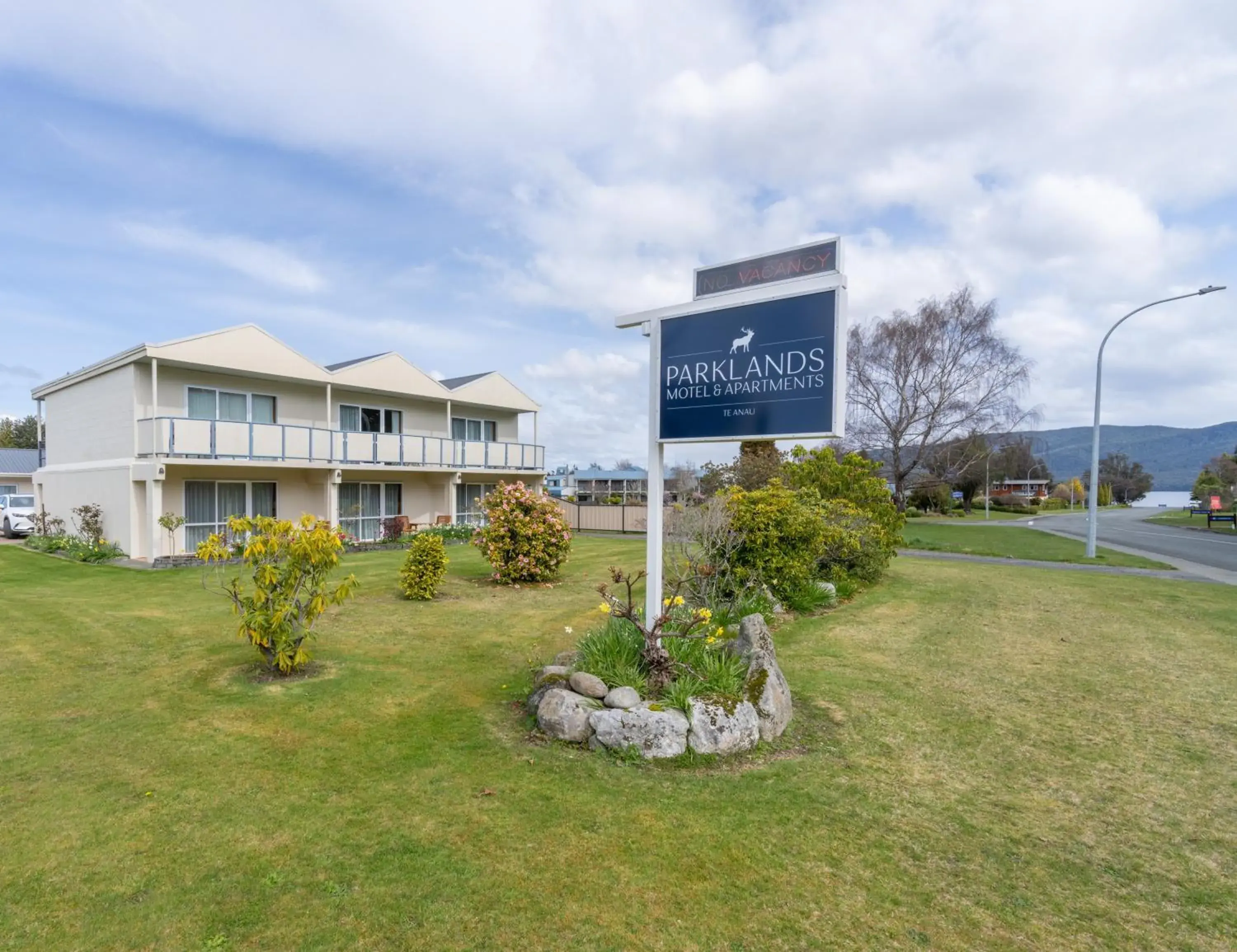 Property building in Parklands Motel & Apartments Te Anau Property building in Parklands Motel & Apartments Te Anau