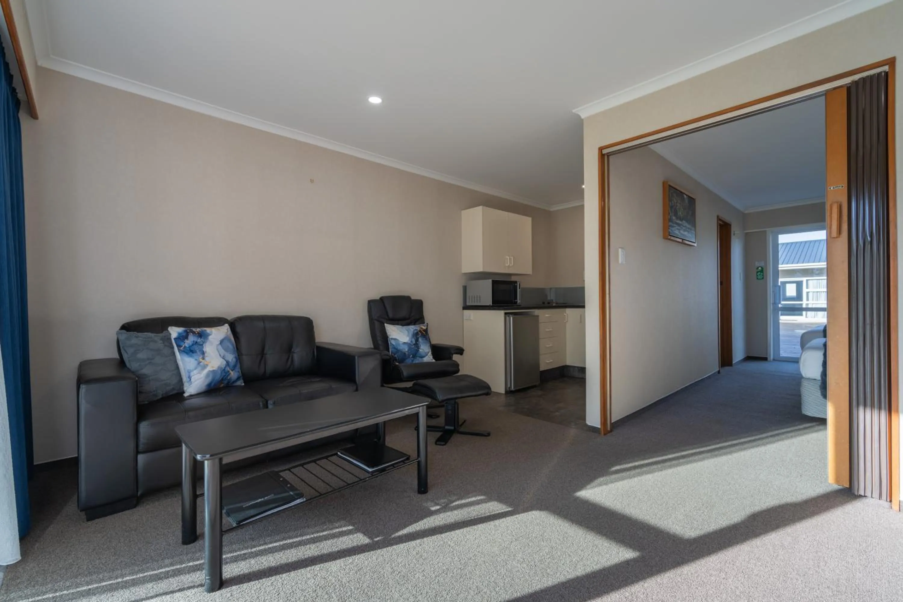 TV and multimedia in Parklands Motel & Apartments Te Anau