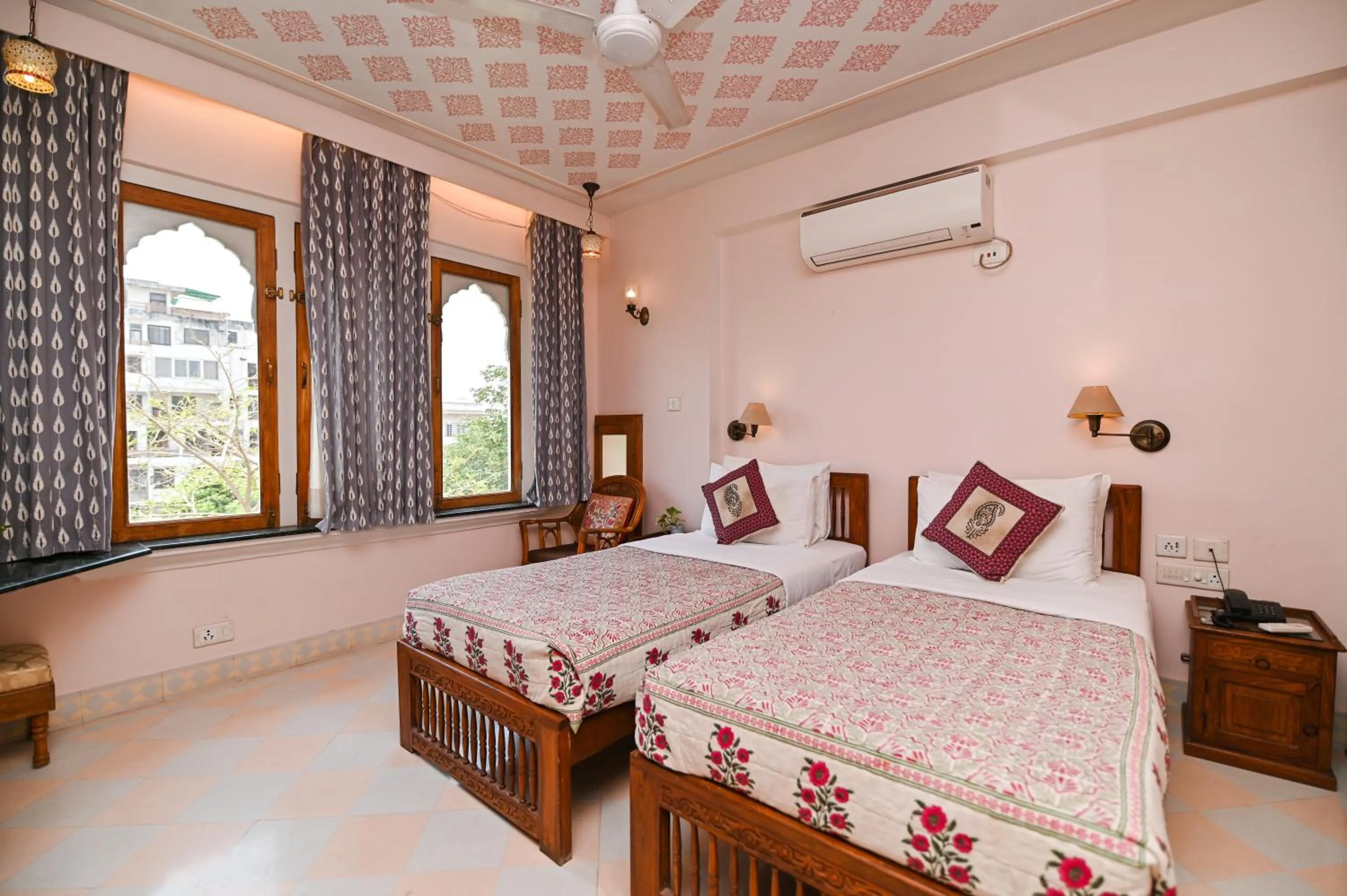 Bedroom, Bed in Om Niwas Suite Hotel