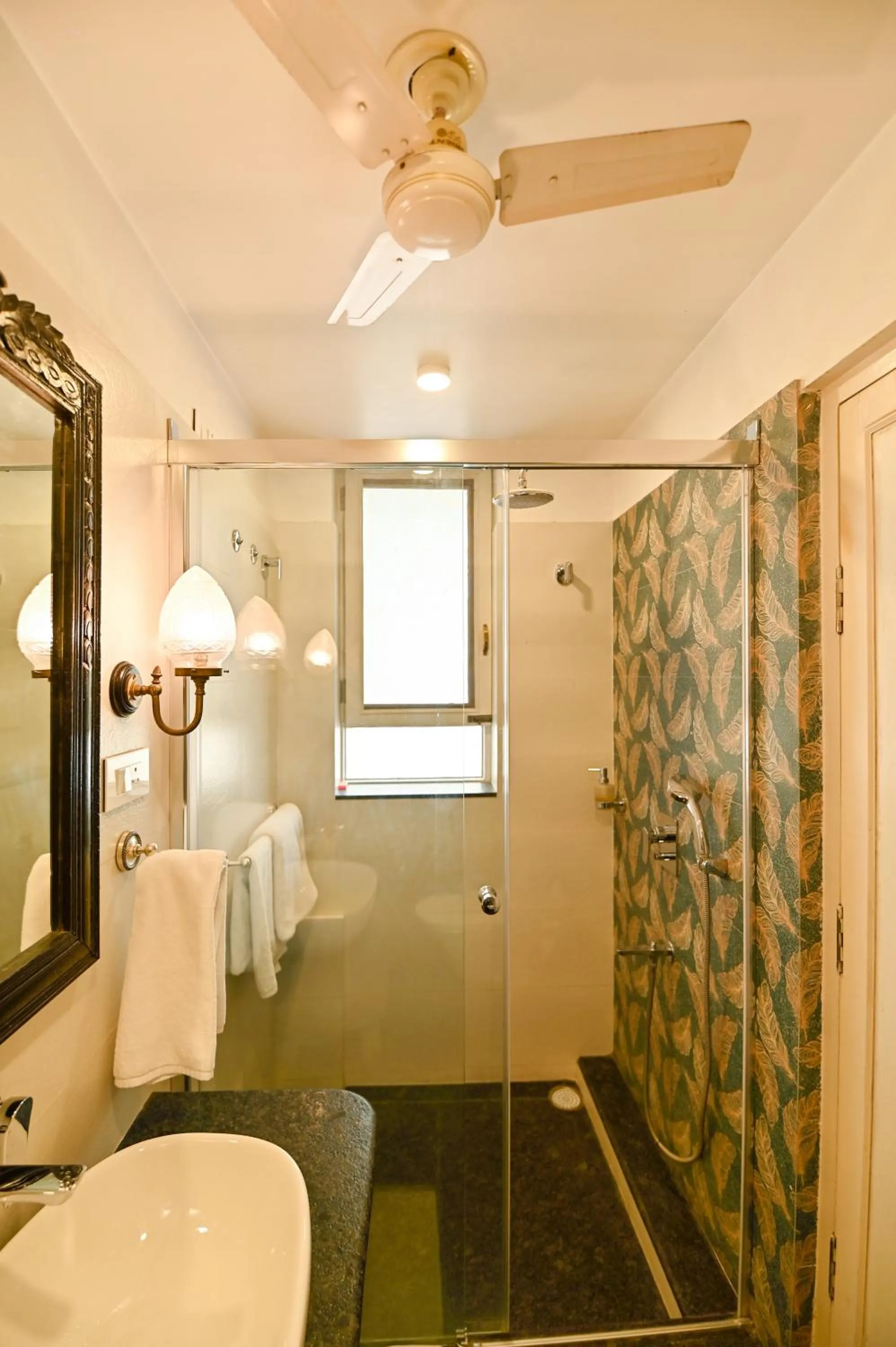 Bathroom in Om Niwas Suite Hotel