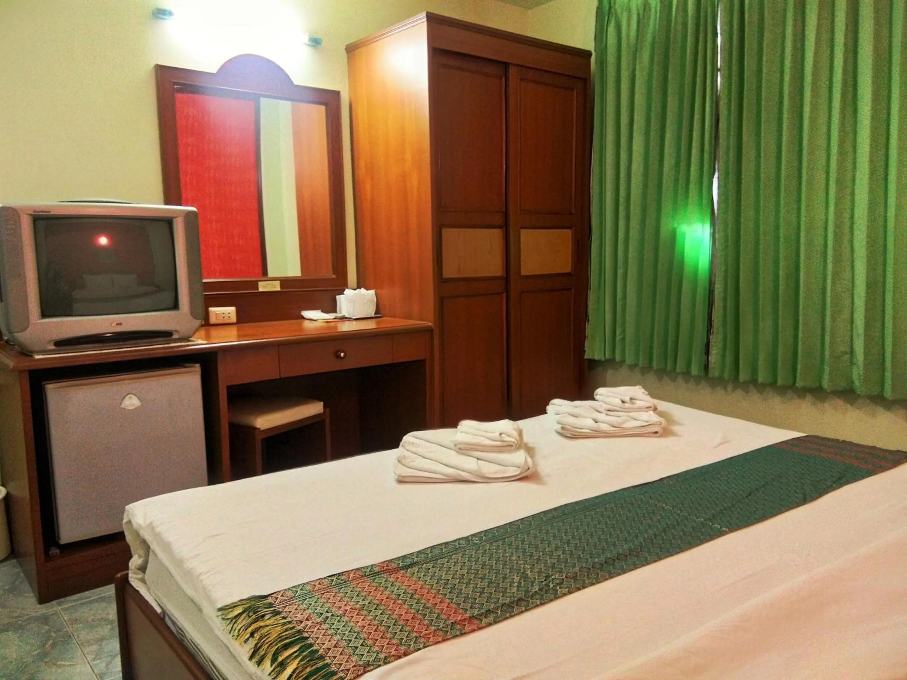 Bed in Thepparat Lodge Krabi
