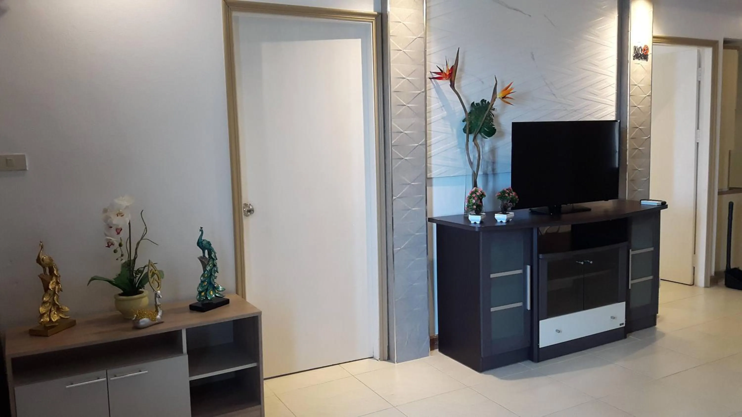 Family Room with Mountain View in Condo Minium Patong Phuket