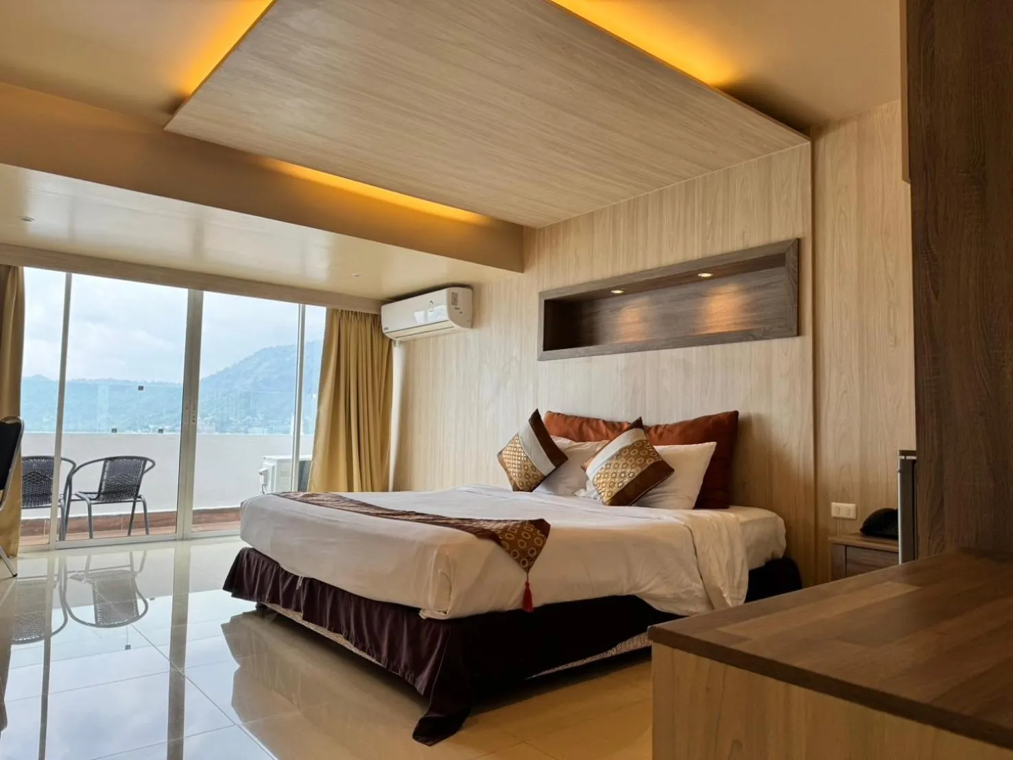 Deluxe Double Room with Sea View in Condo Minium Patong Phuket