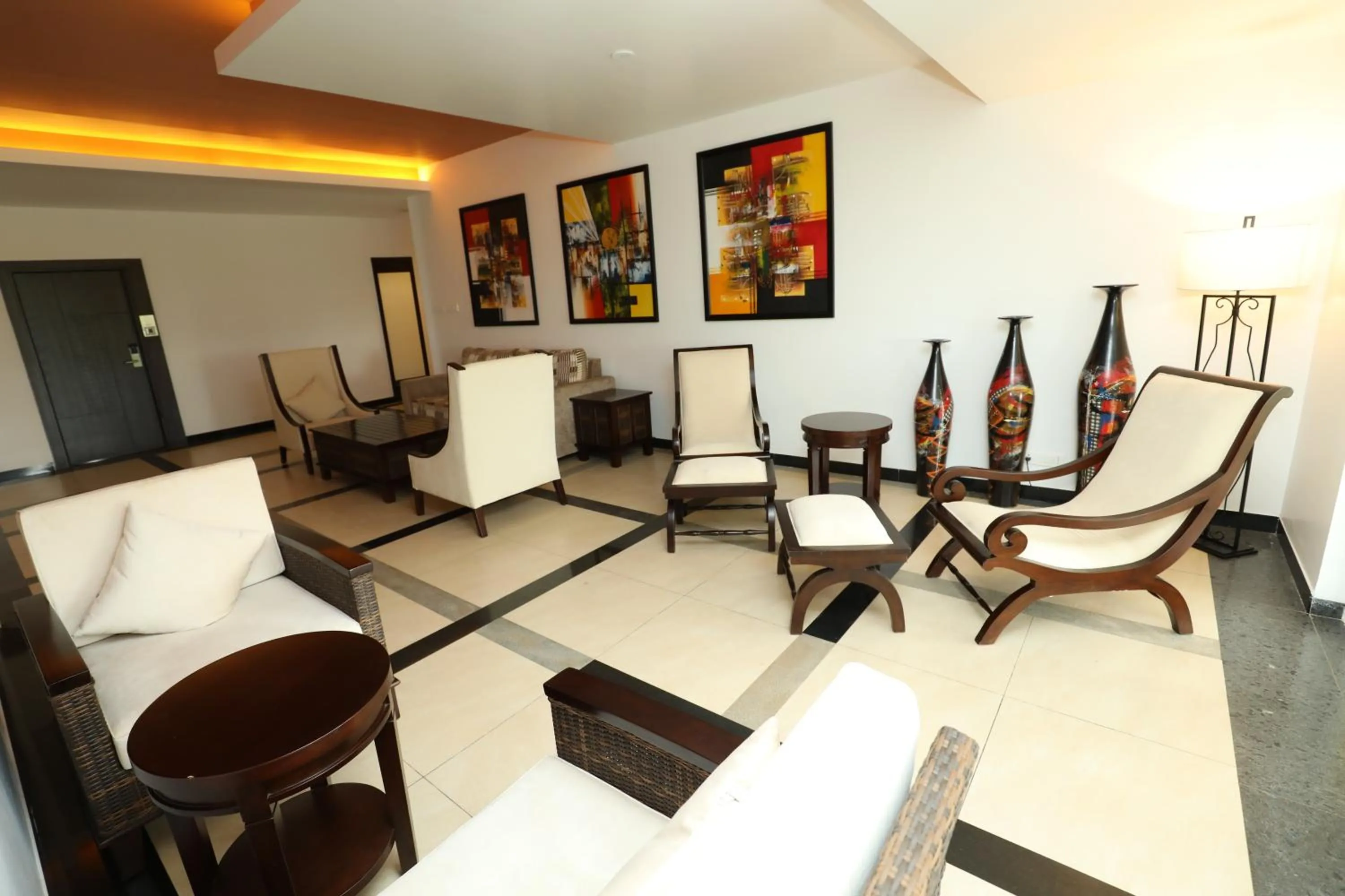 Living room in The Ocean Pearl Resort And Spa