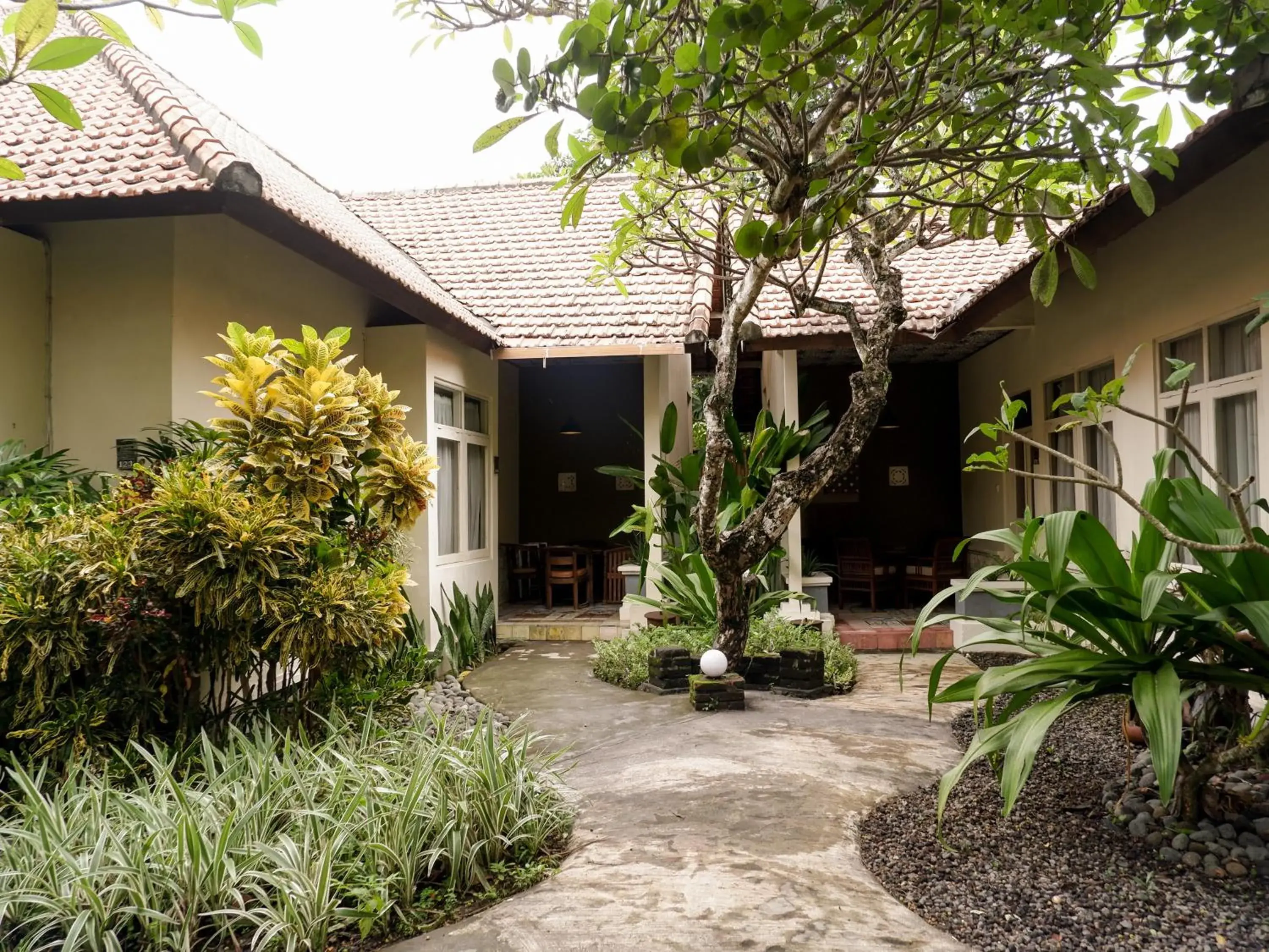 Property building in Peneeda View Beach Hotel Property building in Peneeda View Beach Hotel