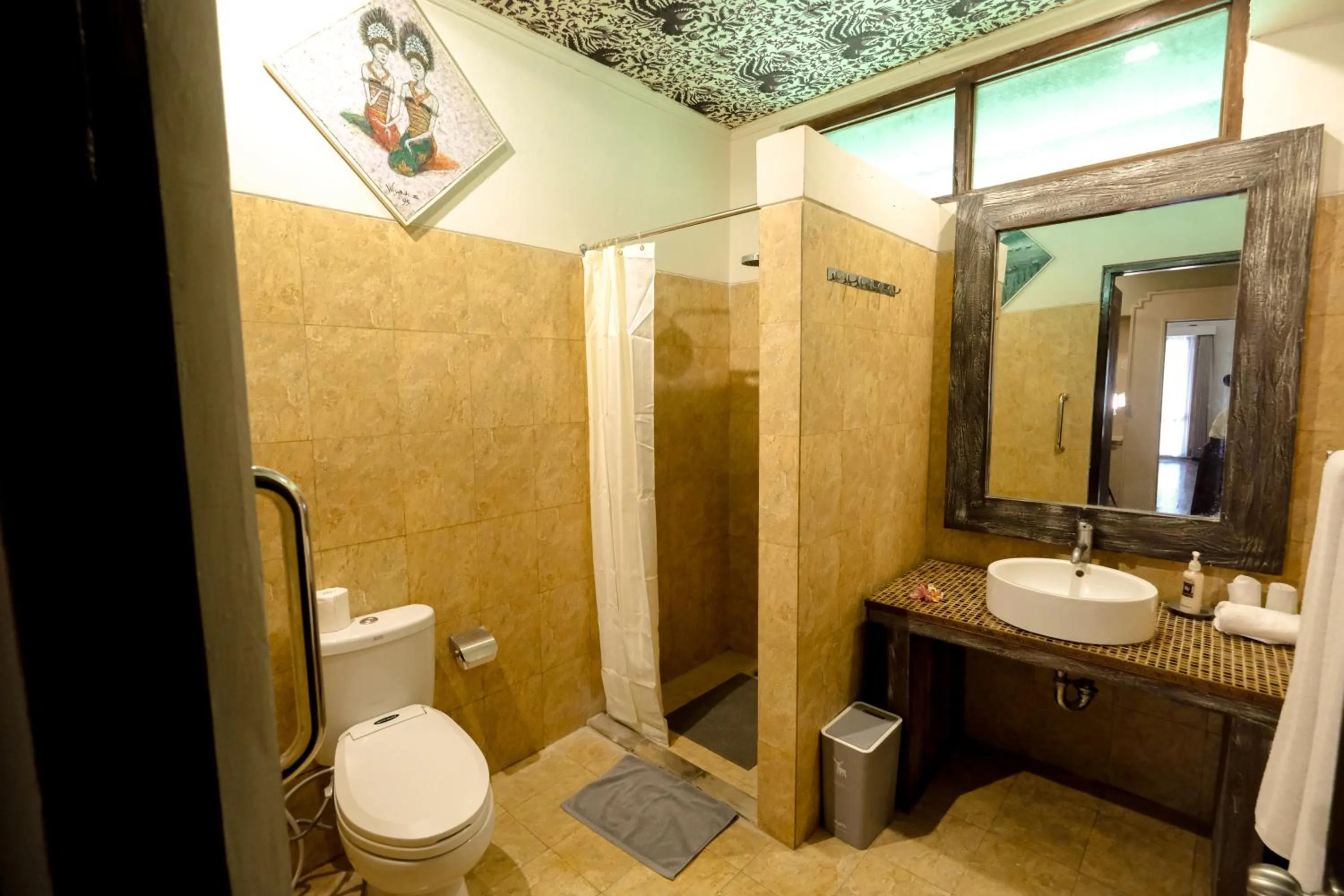 Bathroom in Peneeda View Beach Hotel