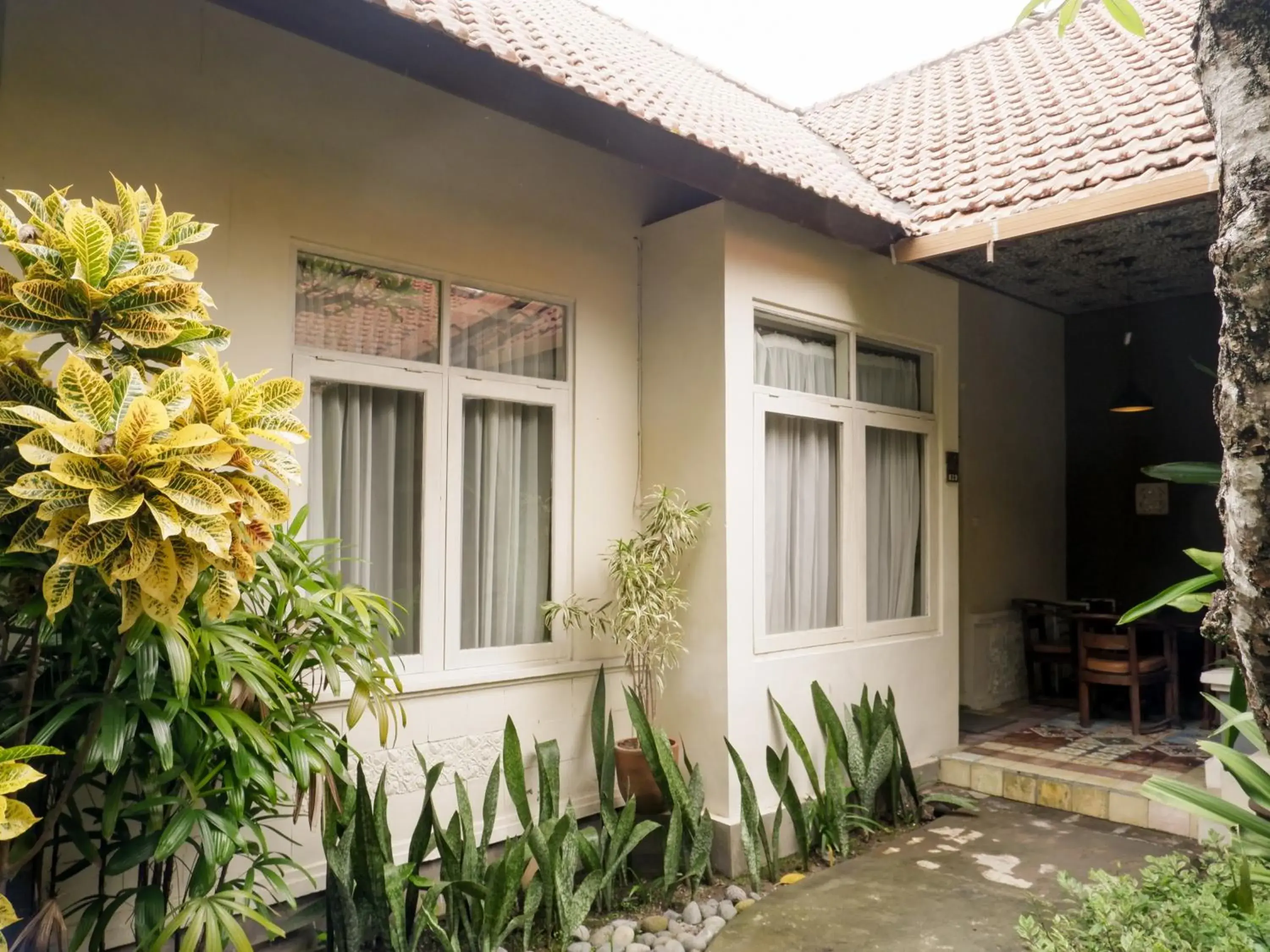 Property building in Peneeda View Beach Hotel Property building in Peneeda View Beach Hotel