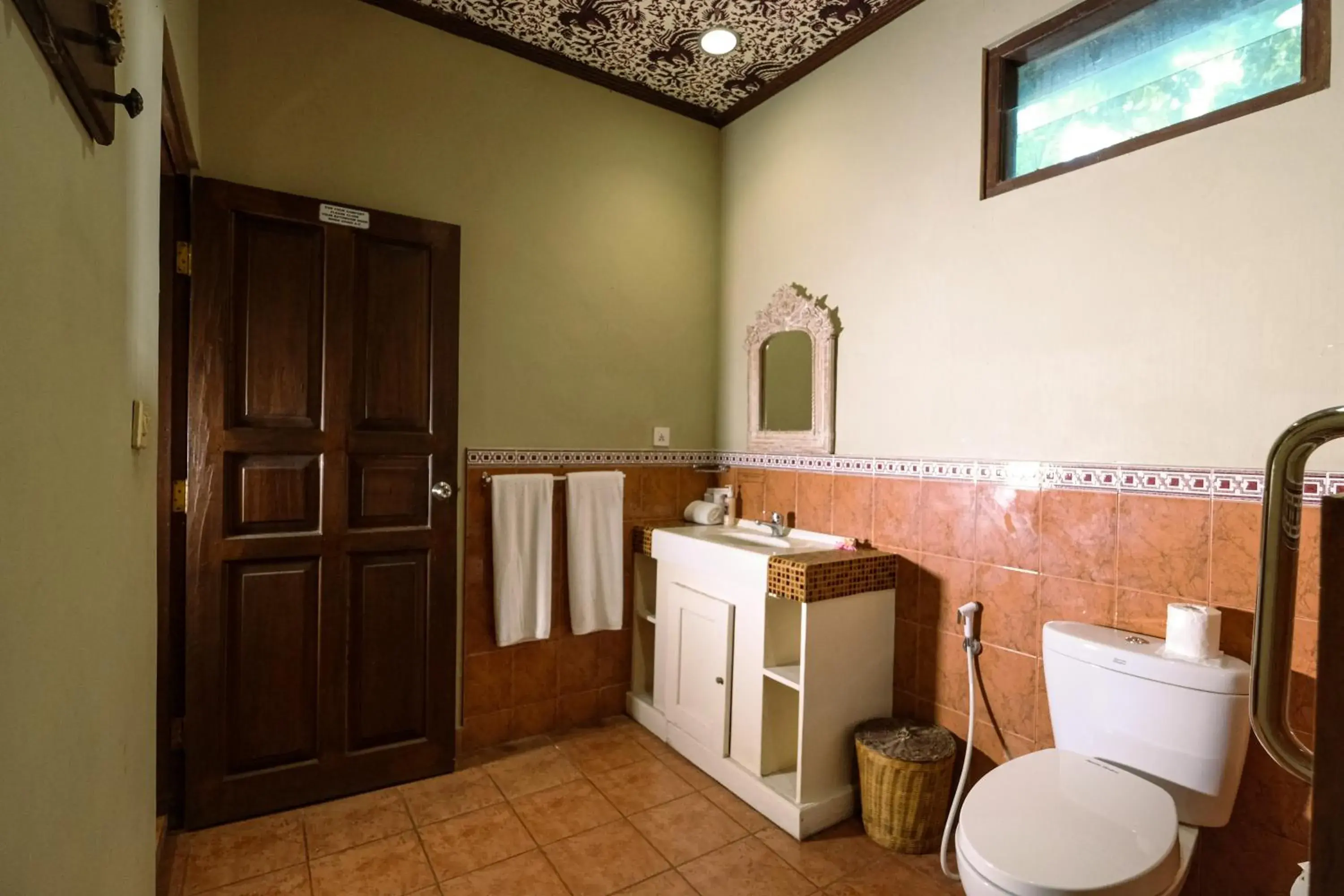 Toilet in Peneeda View Beach Hotel Toilet in Peneeda View Beach Hotel