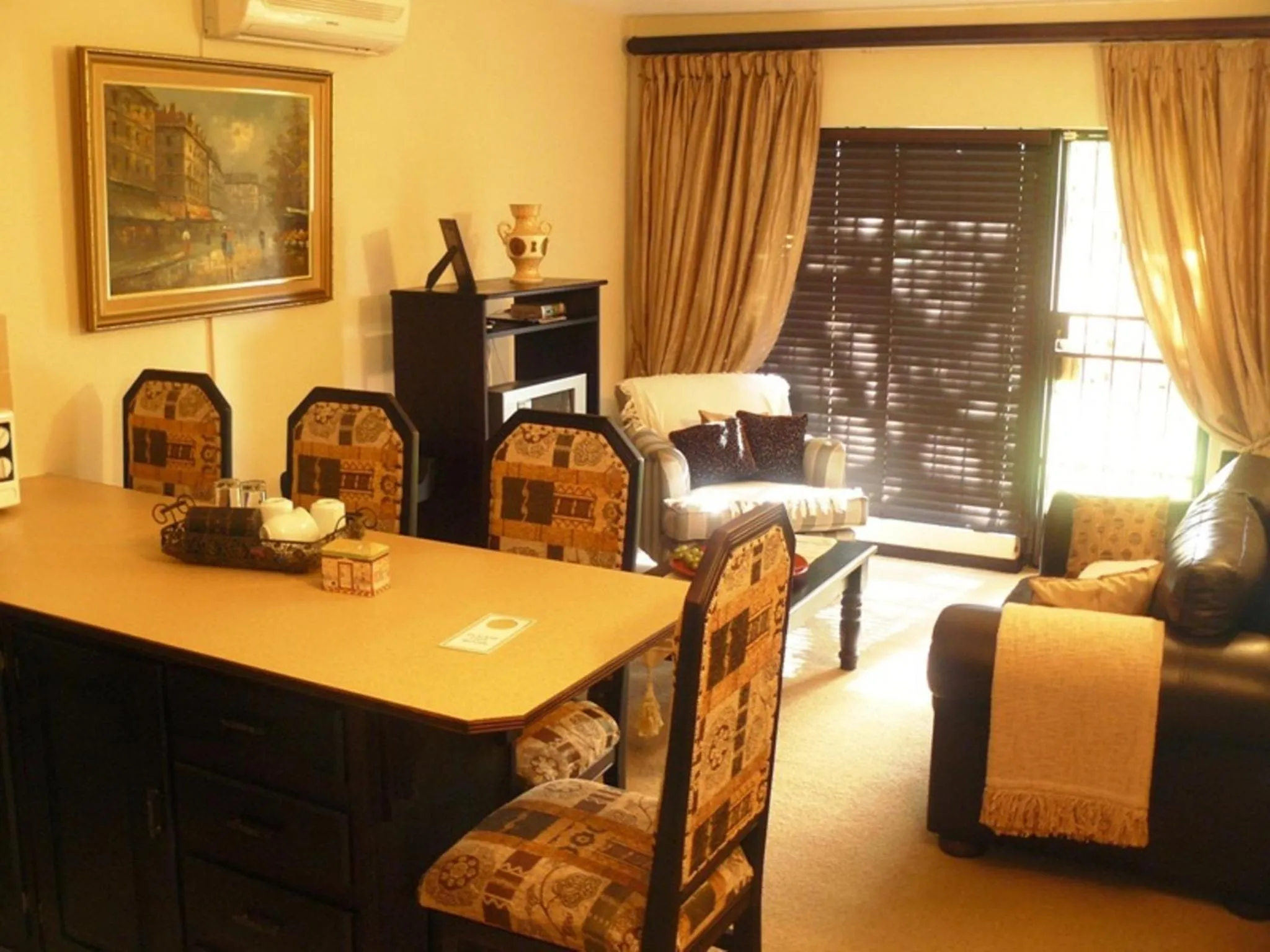 Luxury Suite - single occupancy in Villa Xanelle Boutique Guest House