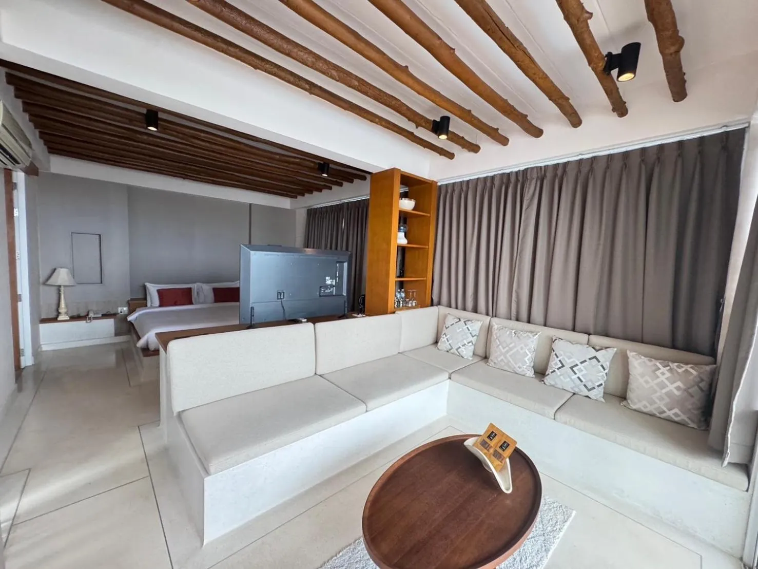 Living room, Bed in Tusita Wellness Resort