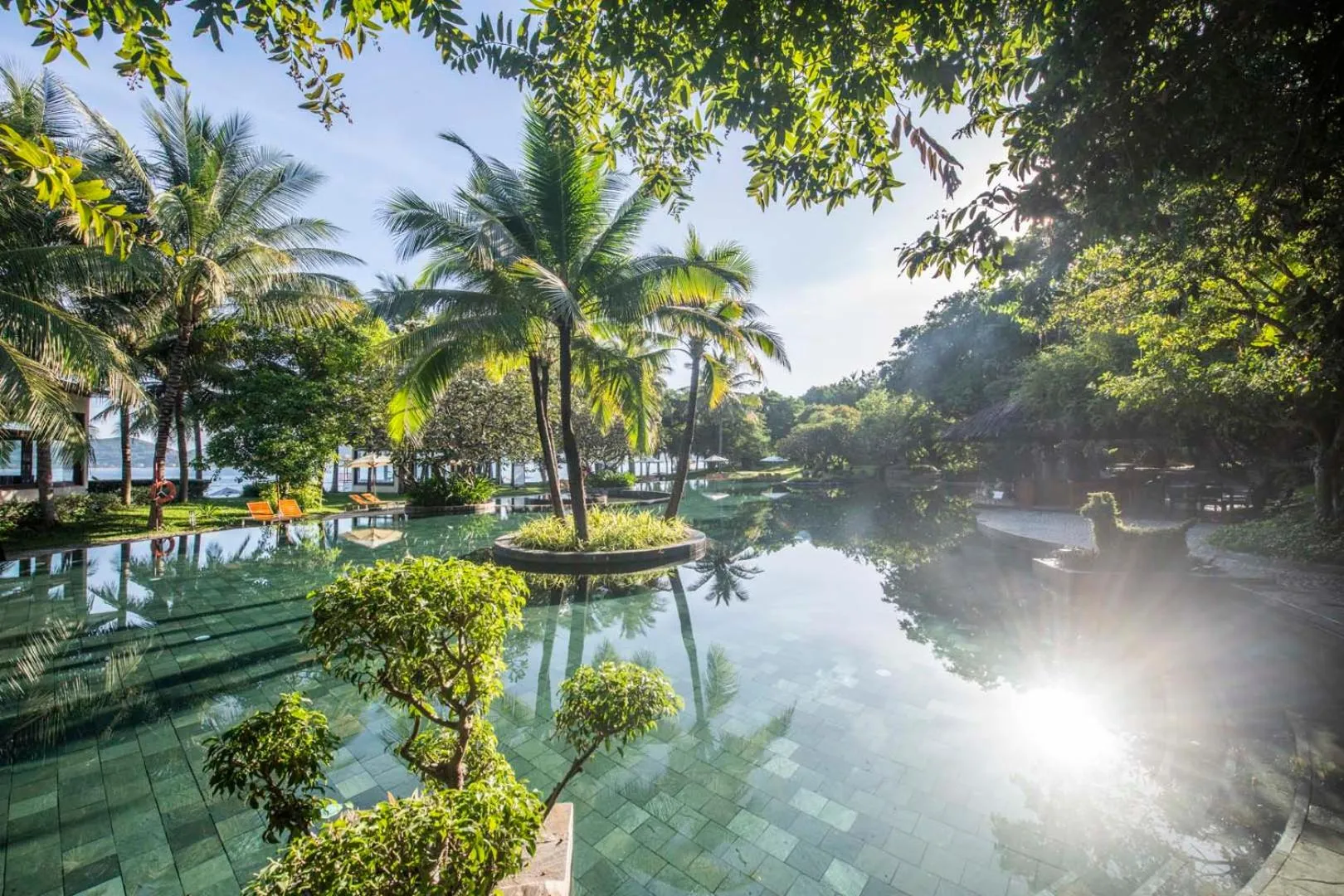 Swimming pool in Hon Tam Resort