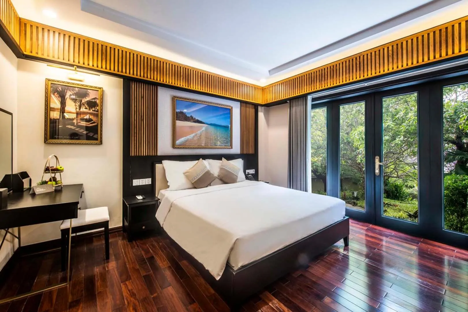 Bed in Hon Tam Resort