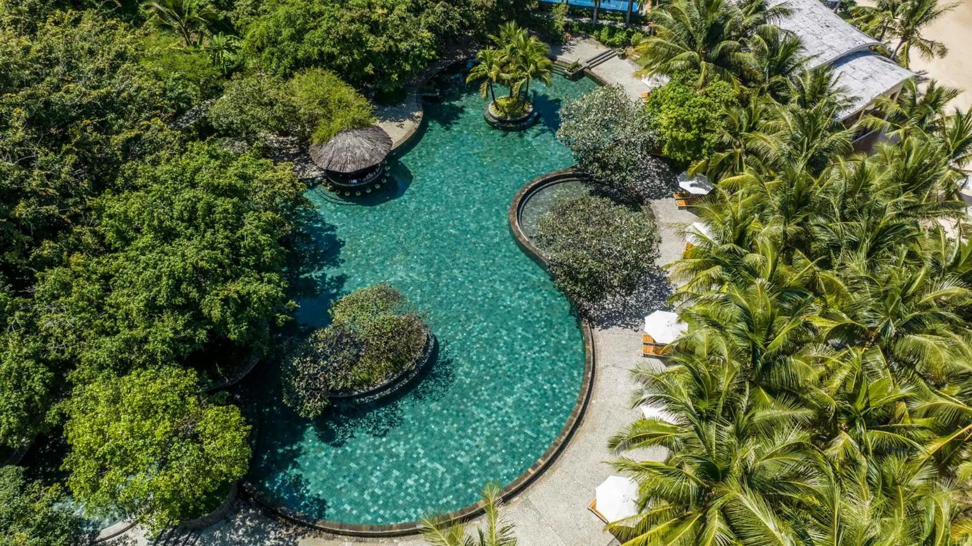 Swimming pool in Hon Tam Resort