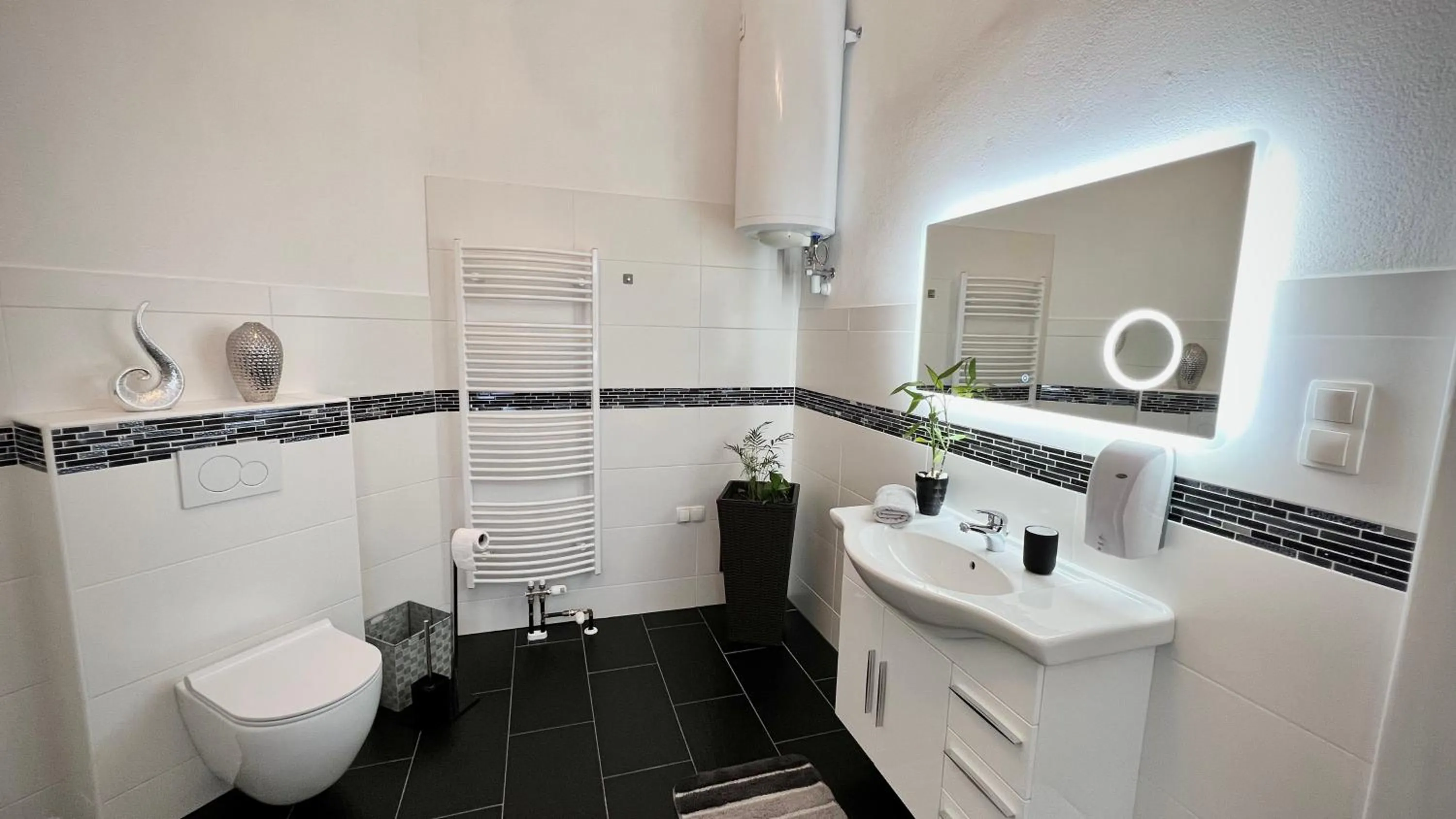 Bathroom in Apartment im Grünen