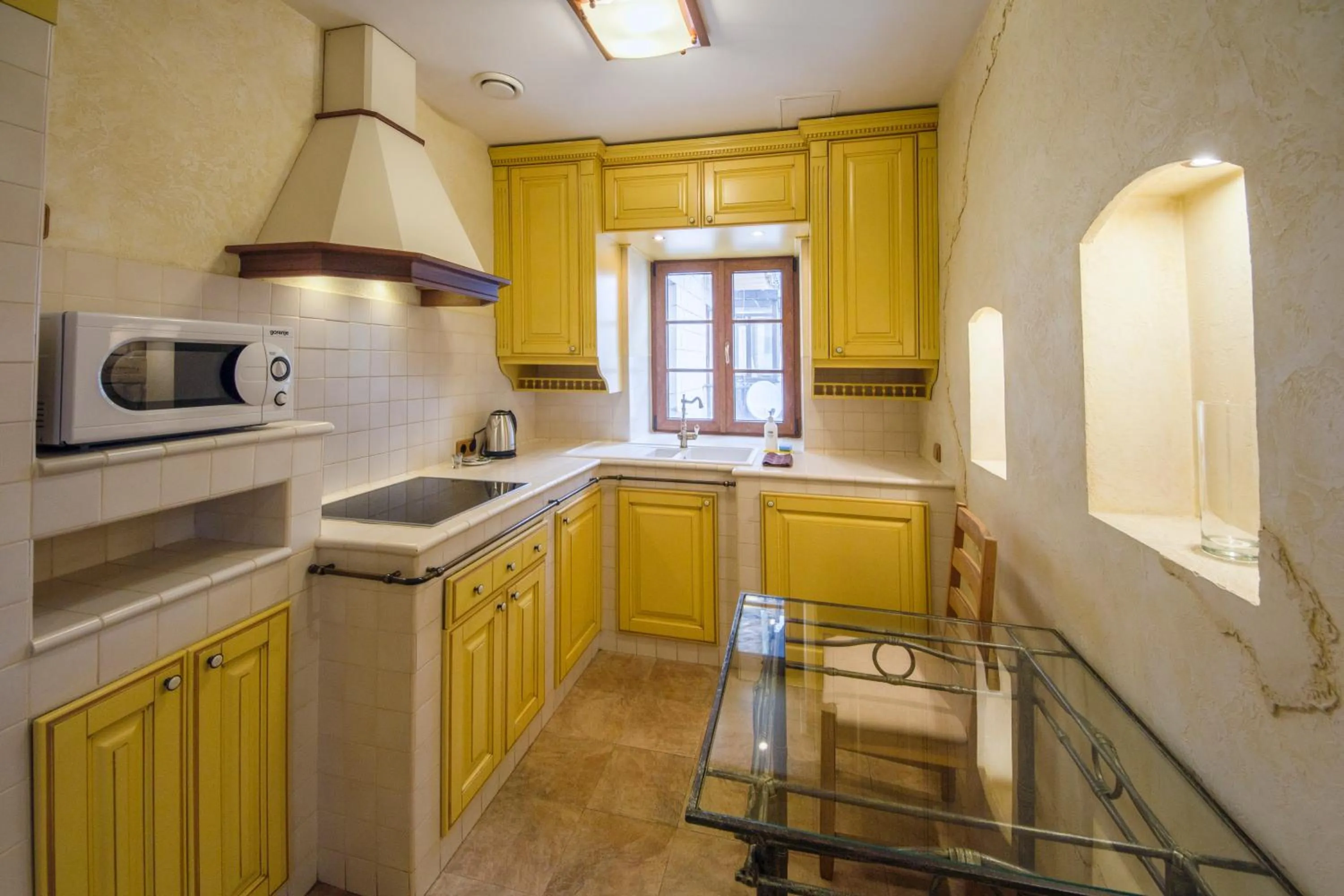 Kitchen or kitchenette in Central Dayflat Apartments