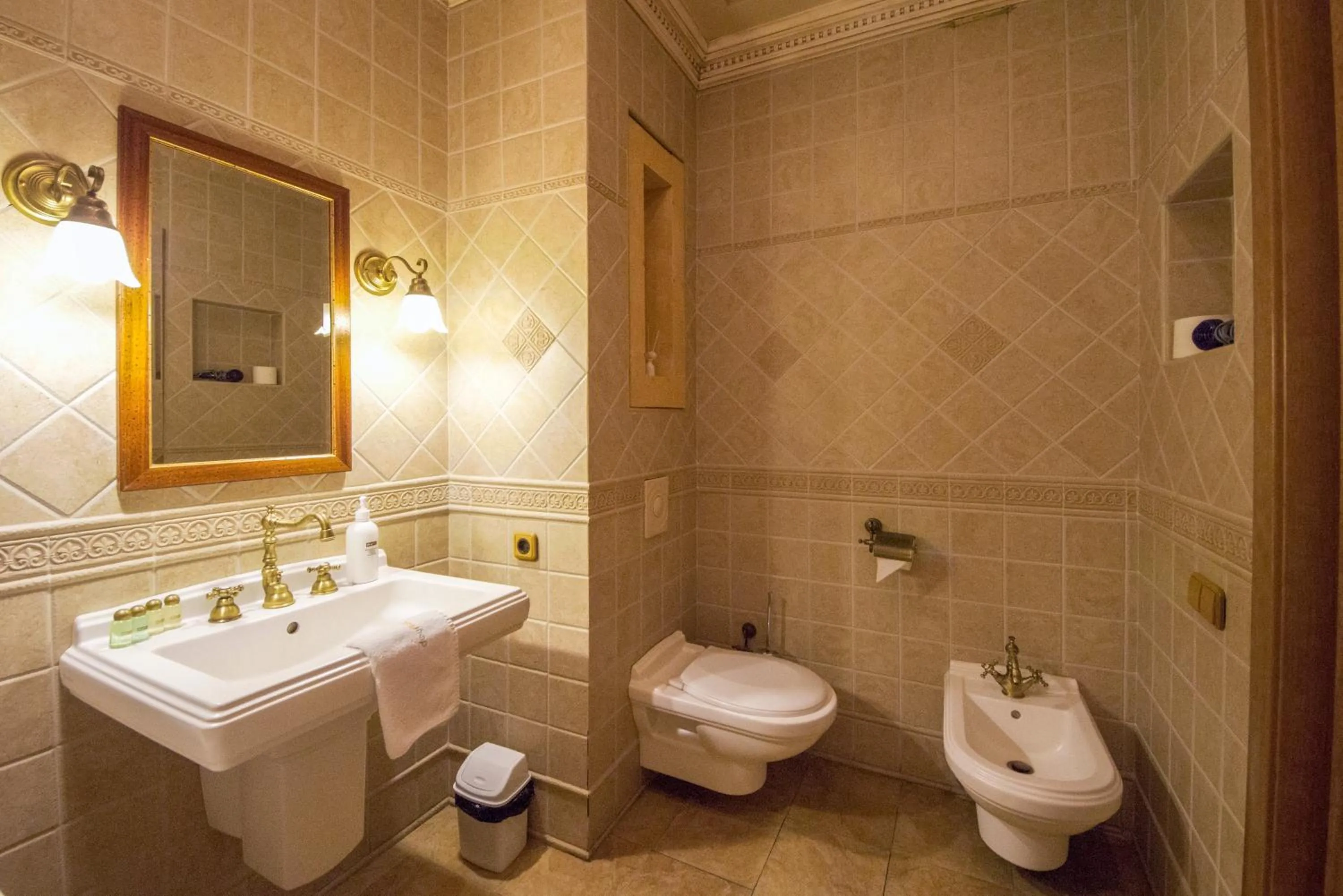 Toilet in Central Dayflat Apartments