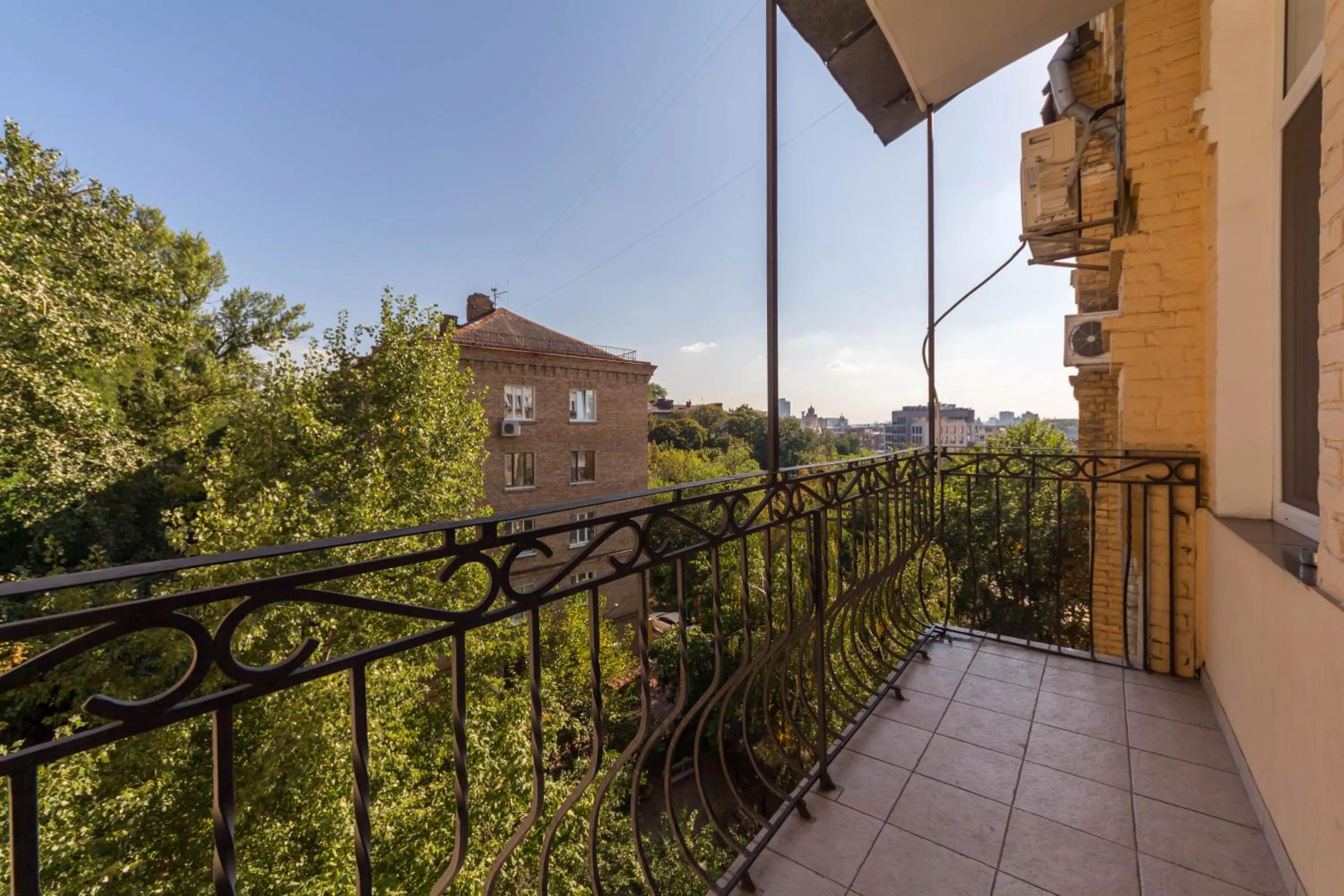 Central Dayflat Apartments