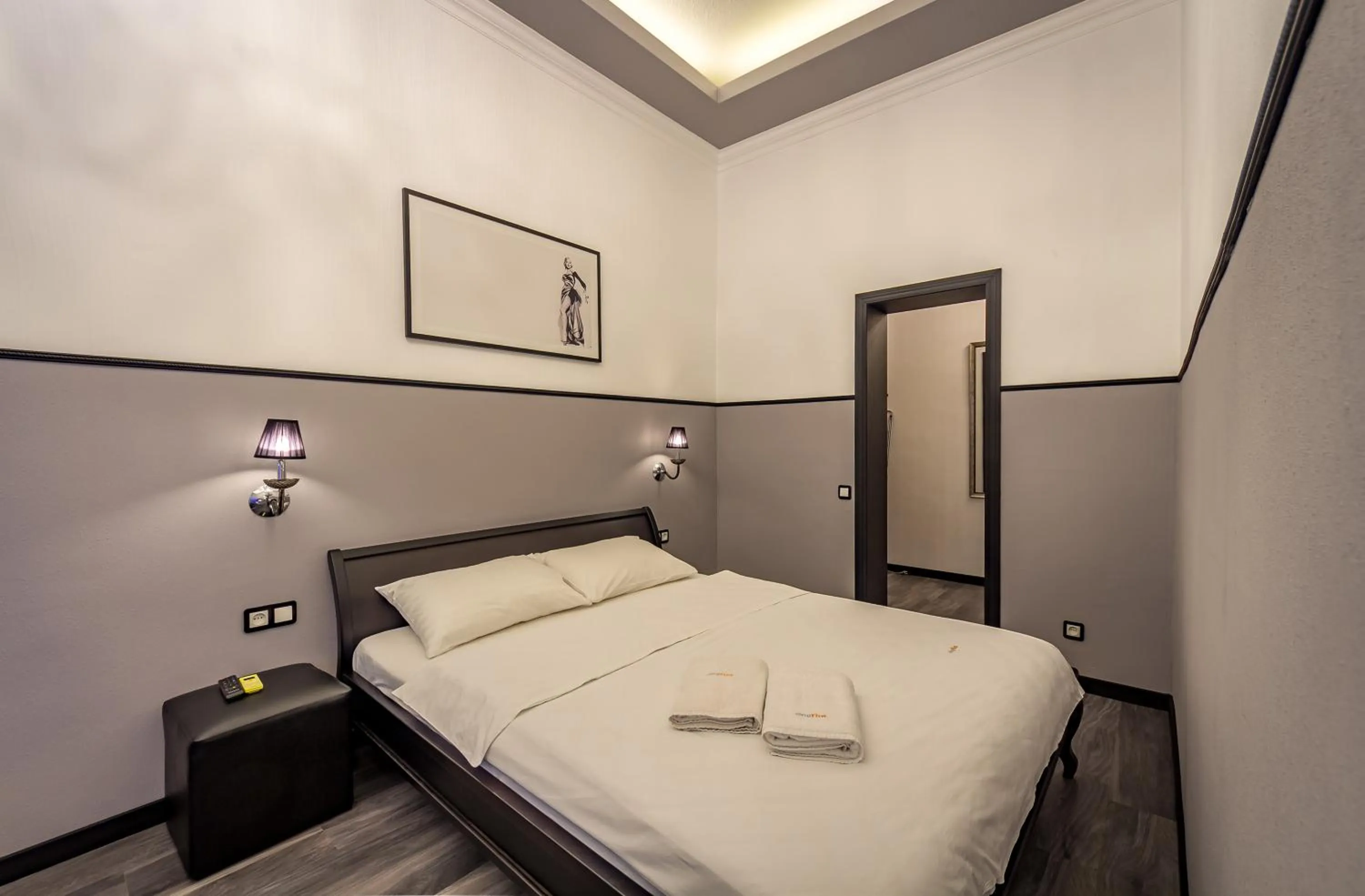 Bedroom, Bed in Central Dayflat Apartments