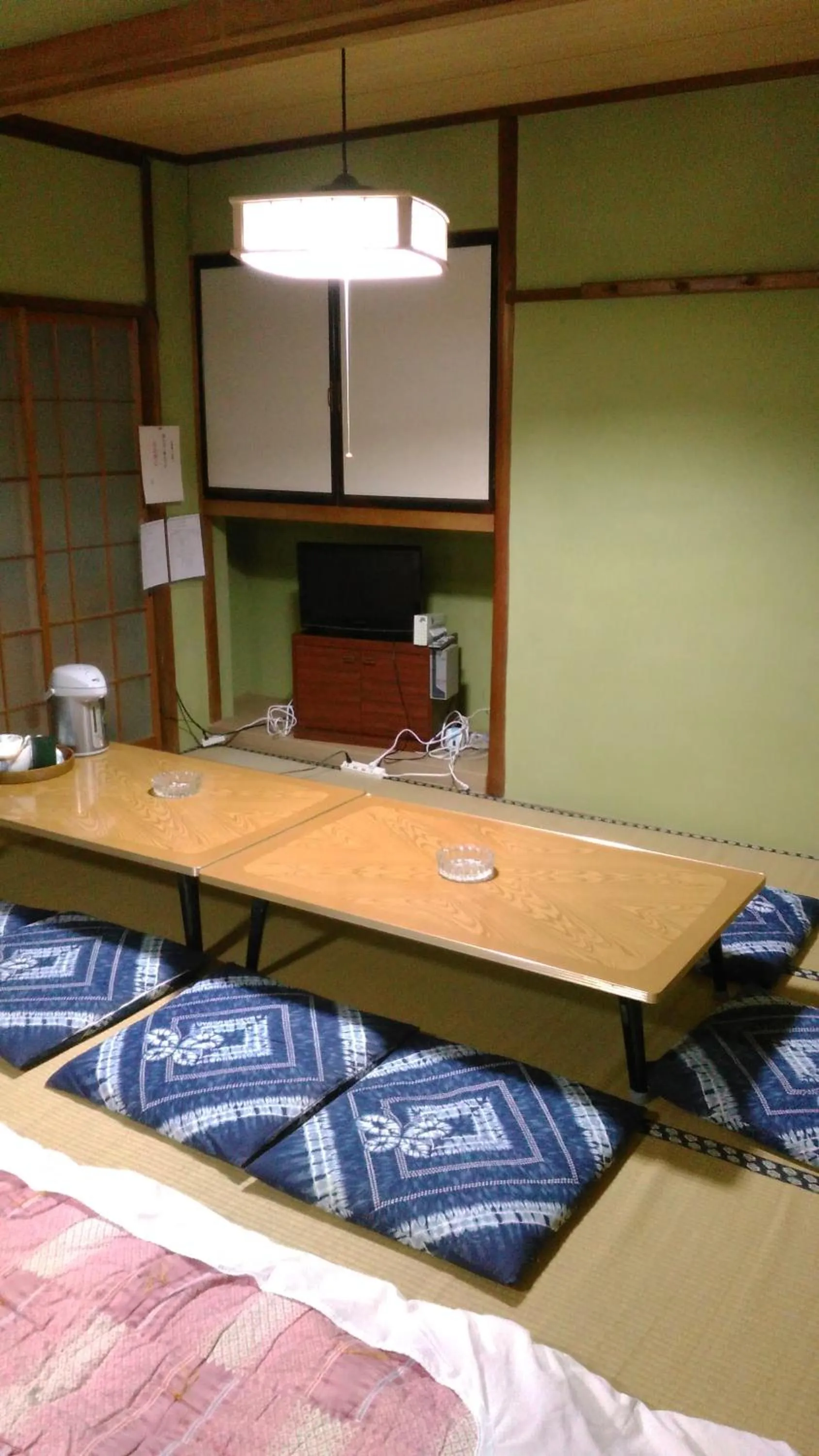 Bed in Minshuku Takahashi Kashibuneten