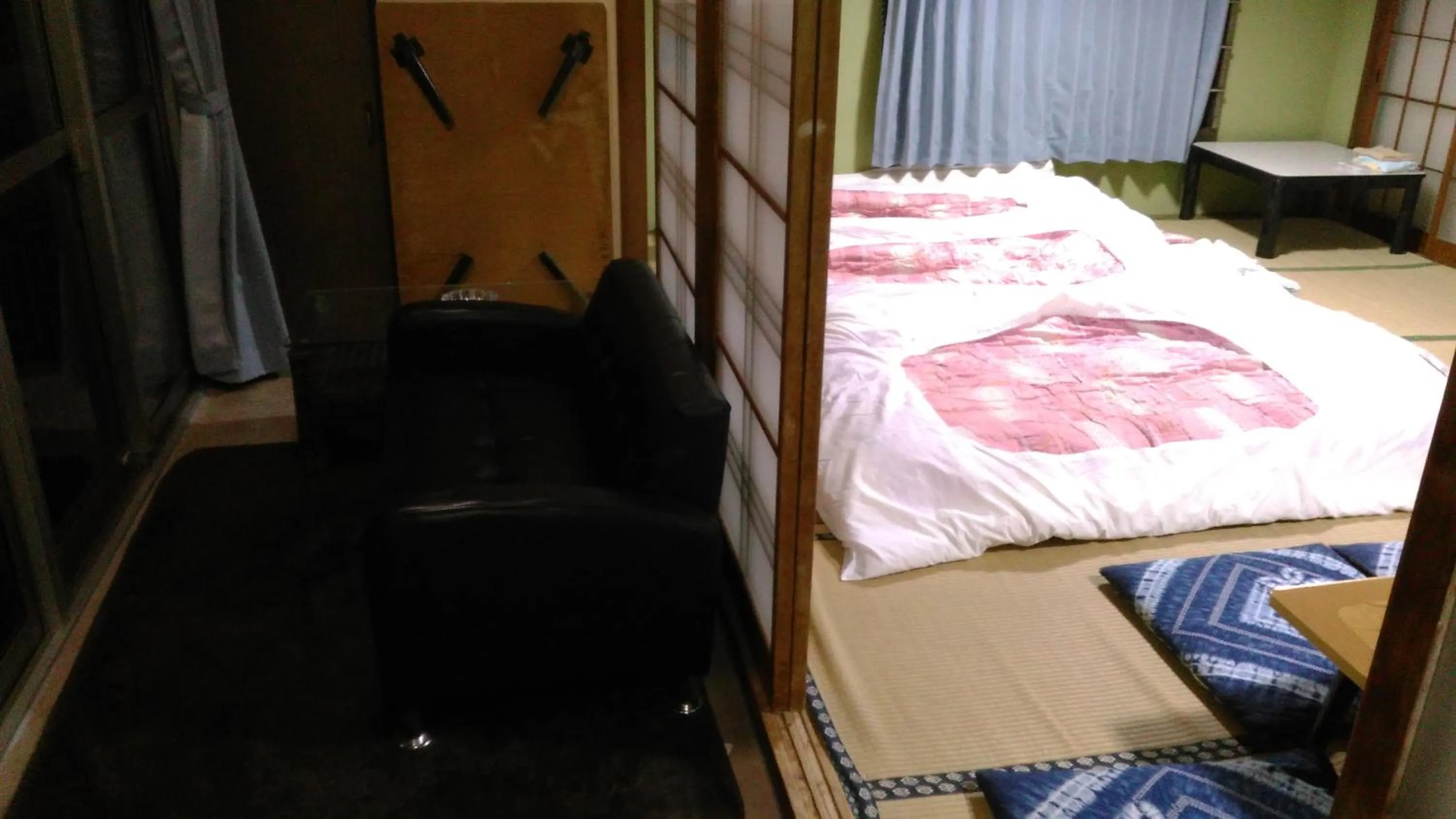 Photo of the whole room, Bed in Minshuku Takahashi Kashibuneten