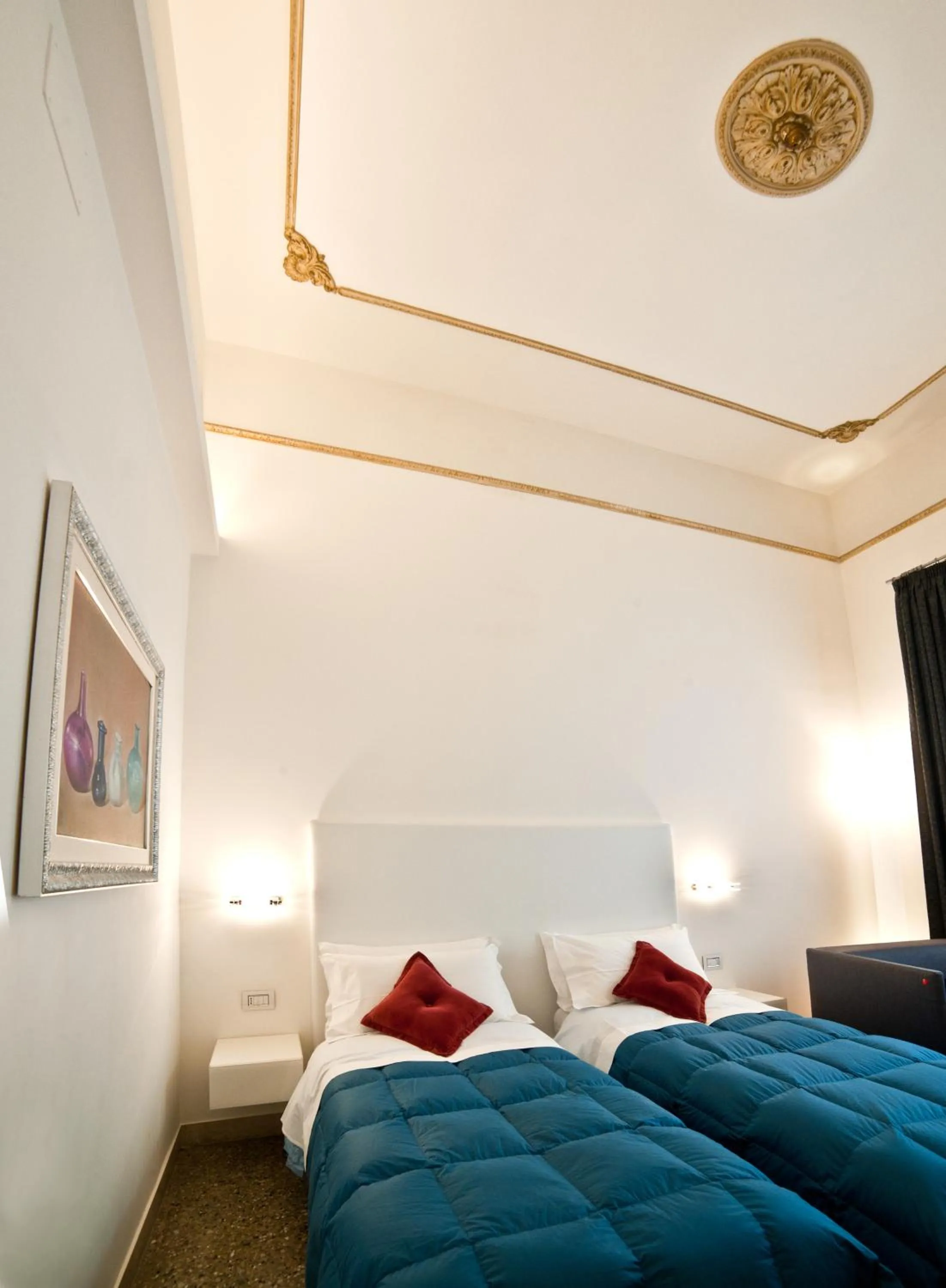 Photo of the whole room, Bed in Town House Cavour