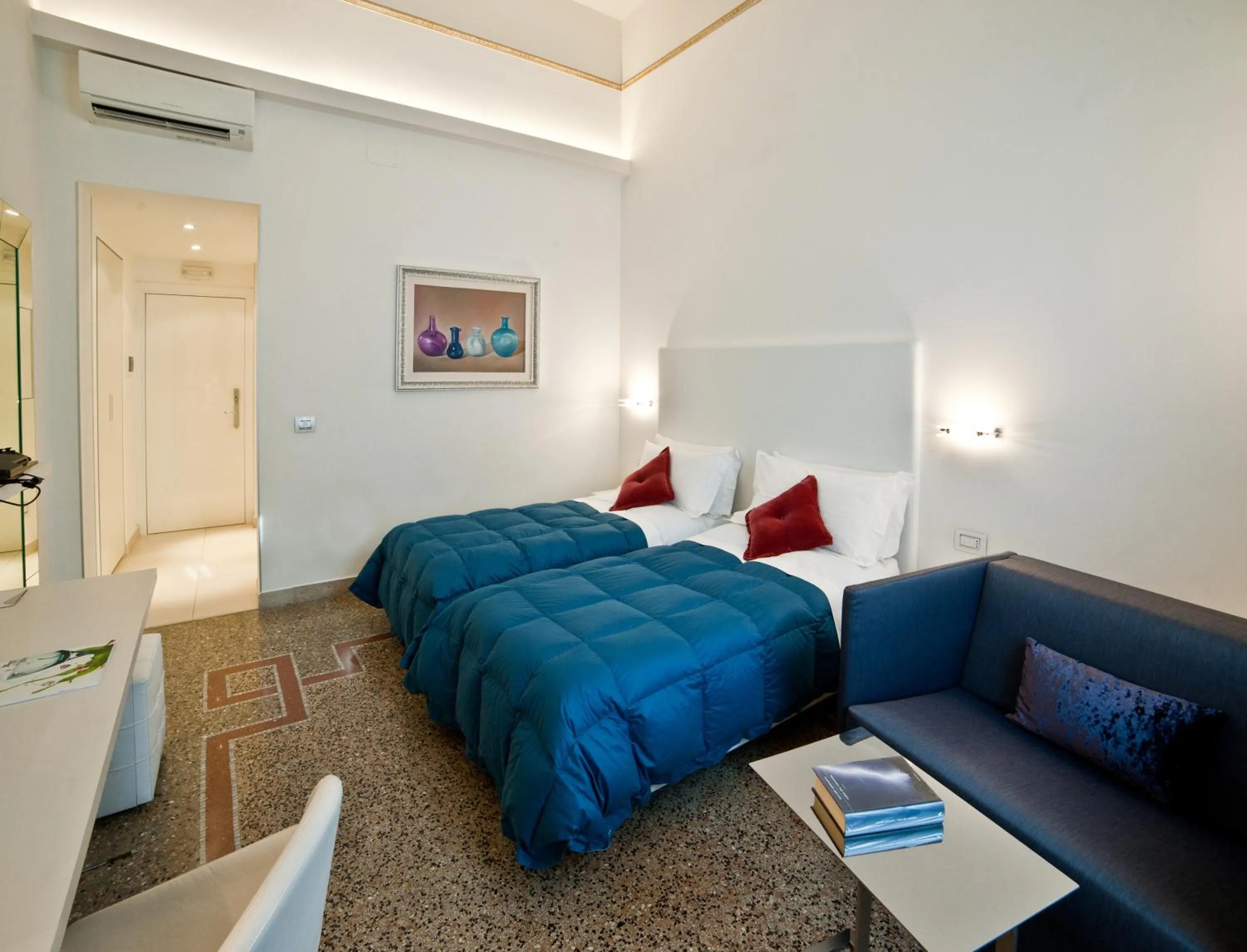 Photo of the whole room, Bed in Town House Cavour