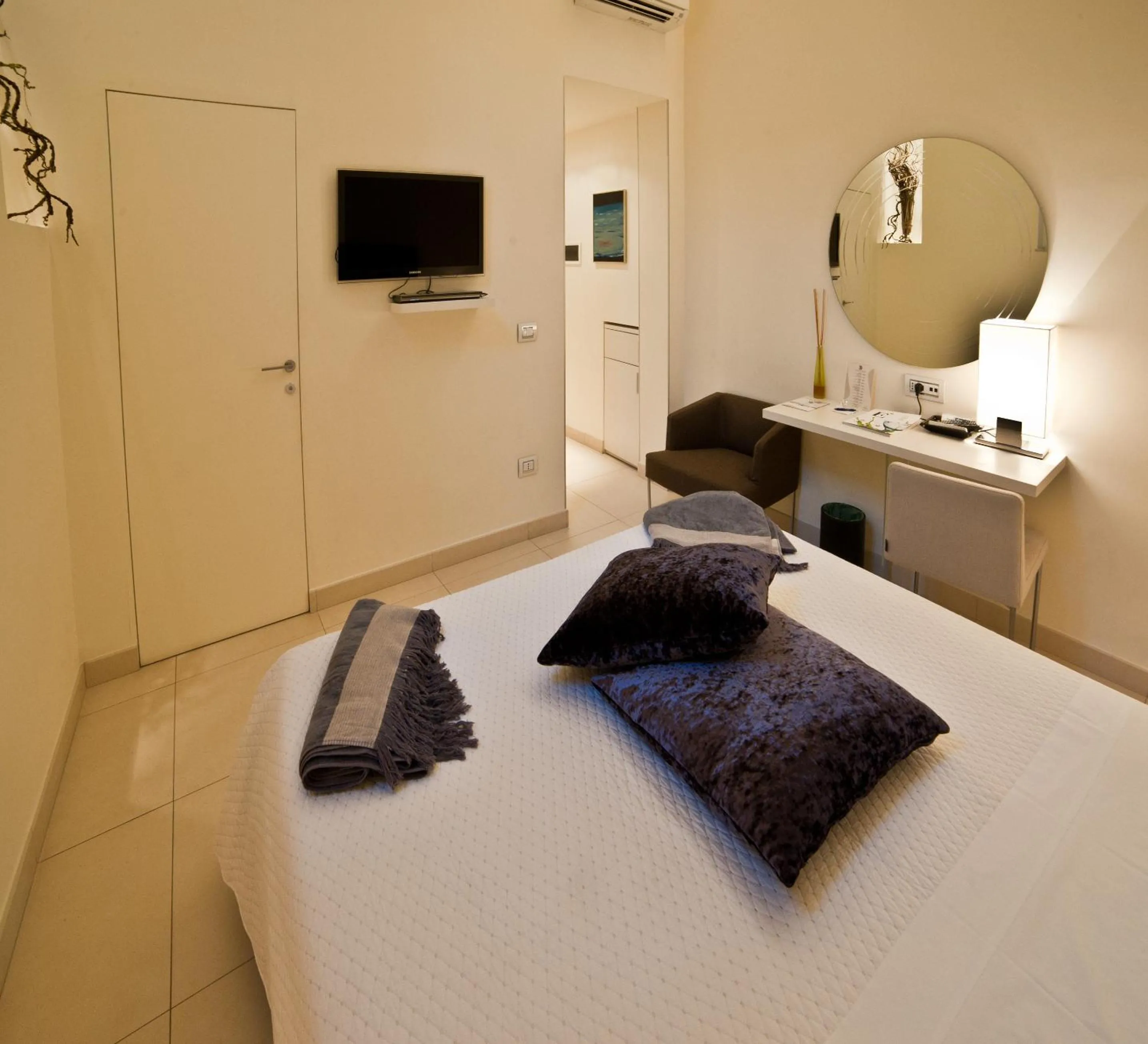 Photo of the whole room, Bed in Town House Cavour