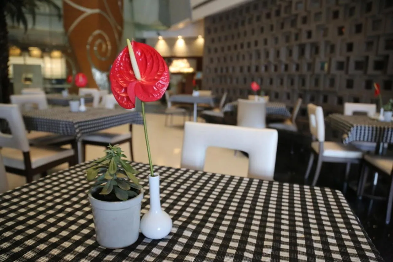 Restaurant/places to eat in The Regenza By Tunga