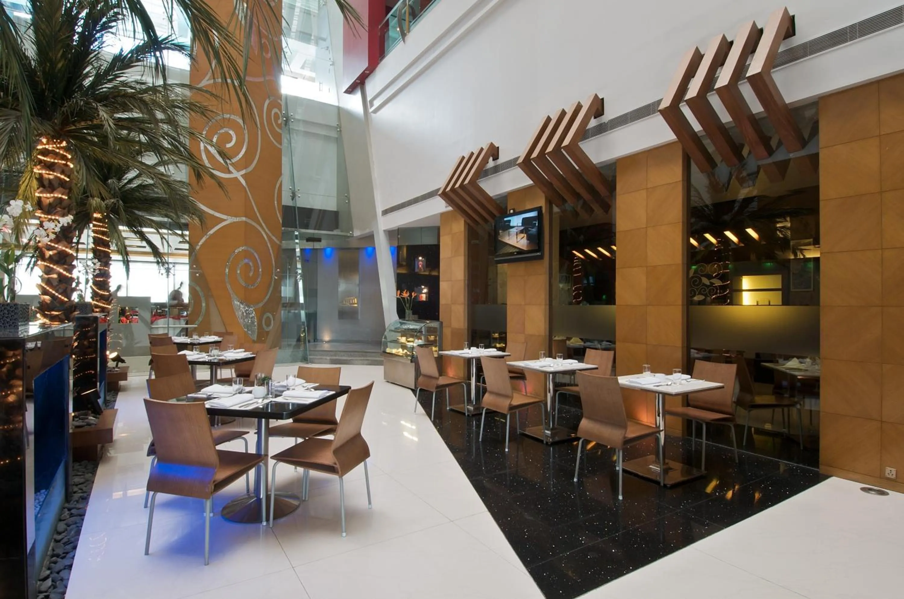 Restaurant/places to eat in The Regenza By Tunga