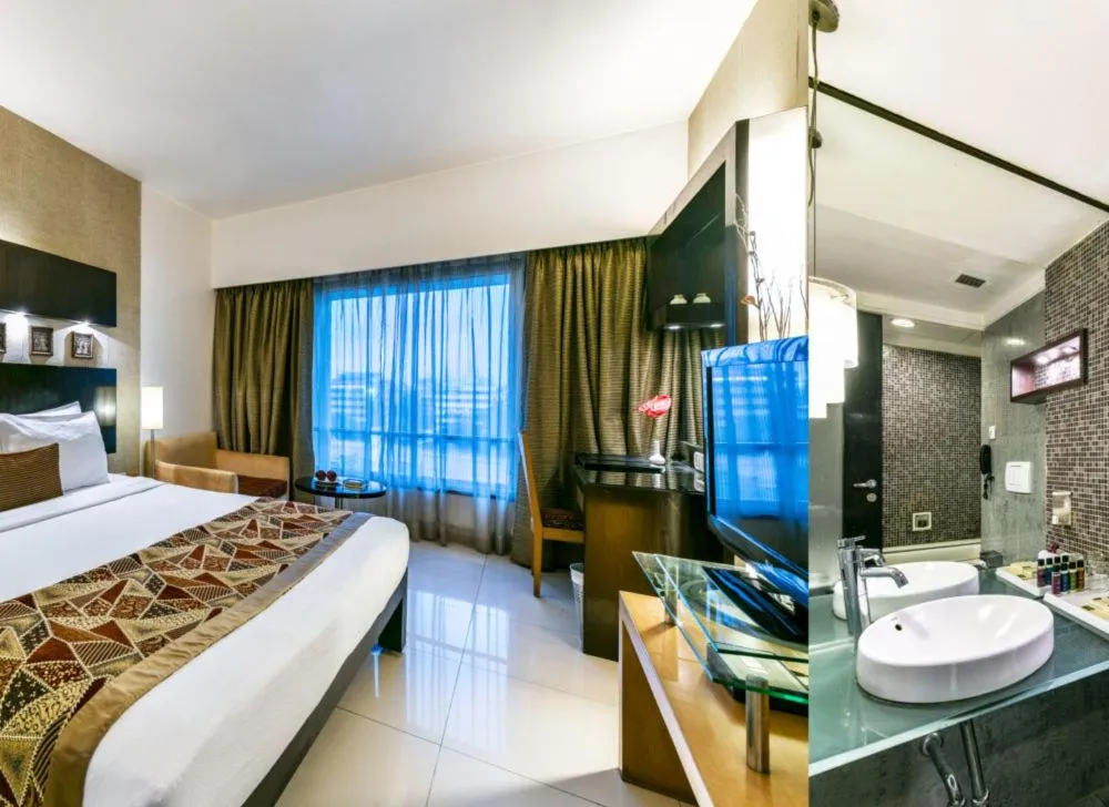 Photo of the whole room, Bed in The Regenza By Tunga