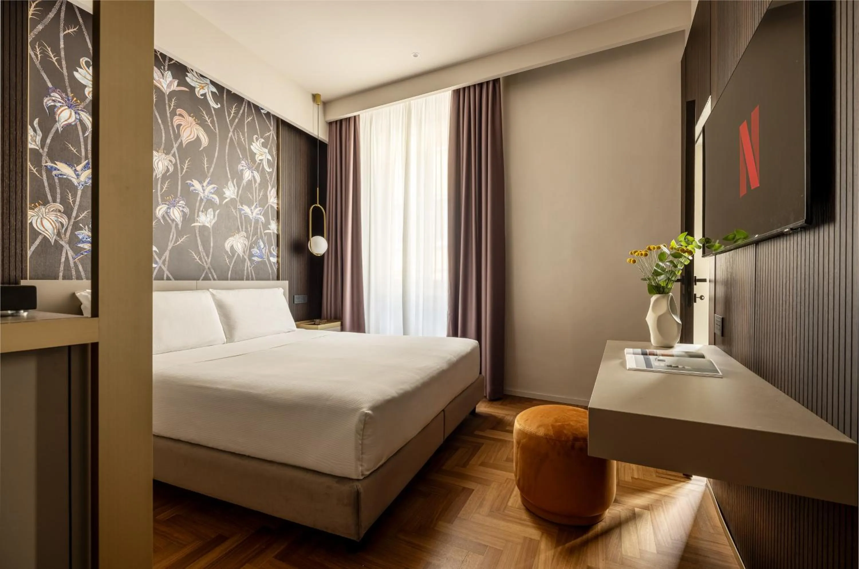 Bedroom, Bed in Aramis Deluxe Rooms