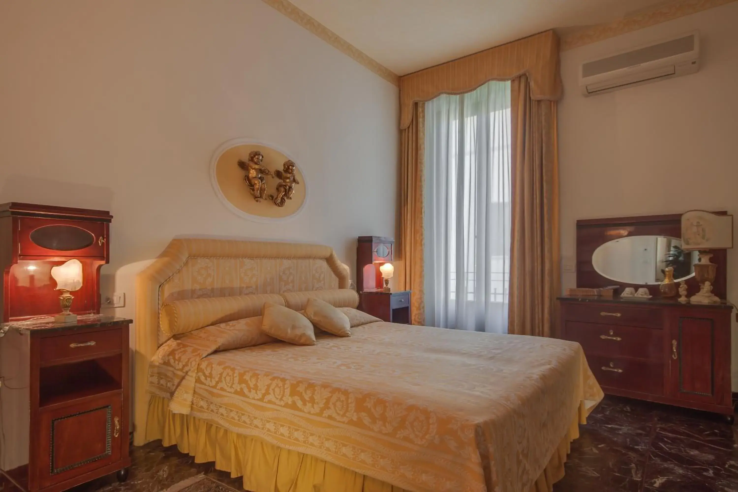 Double or Twin Room in Florence Dream Domus Double or Twin Room in Florence Dream Domus