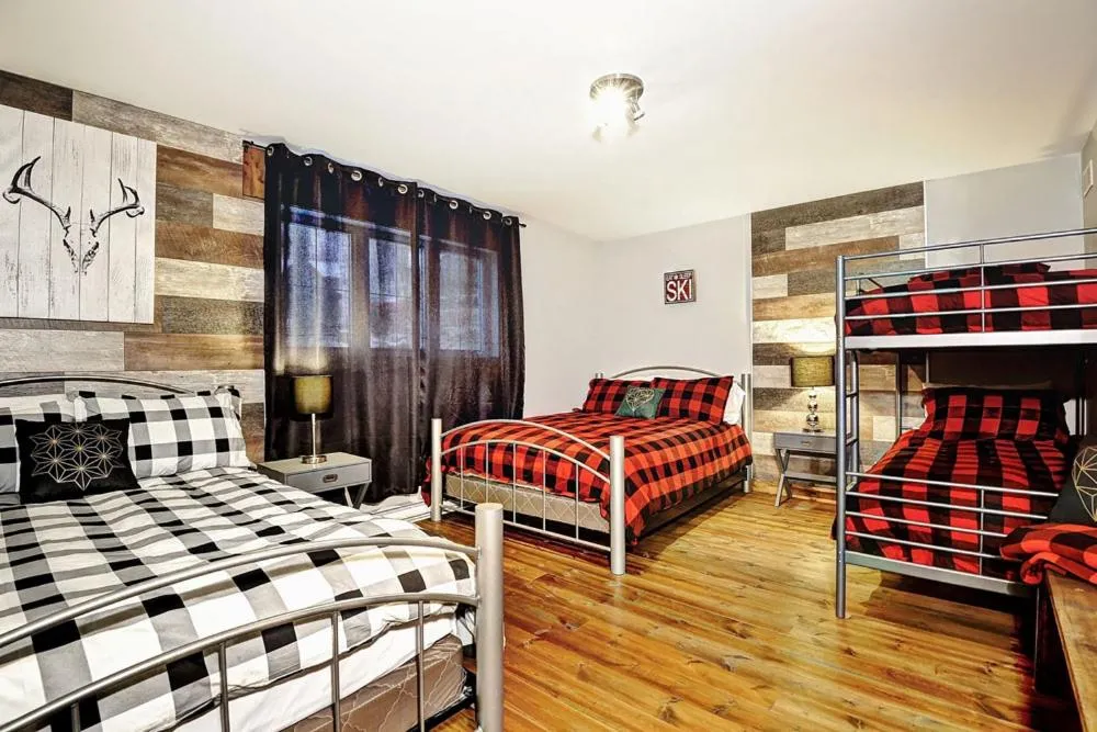 Bed in Le Sto Shack 25 Chemin Blanc by Les Chalets Alpins