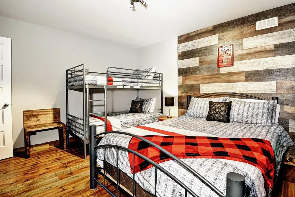 Bed in Le Sto Shack 25 Chemin Blanc by Les Chalets Alpins