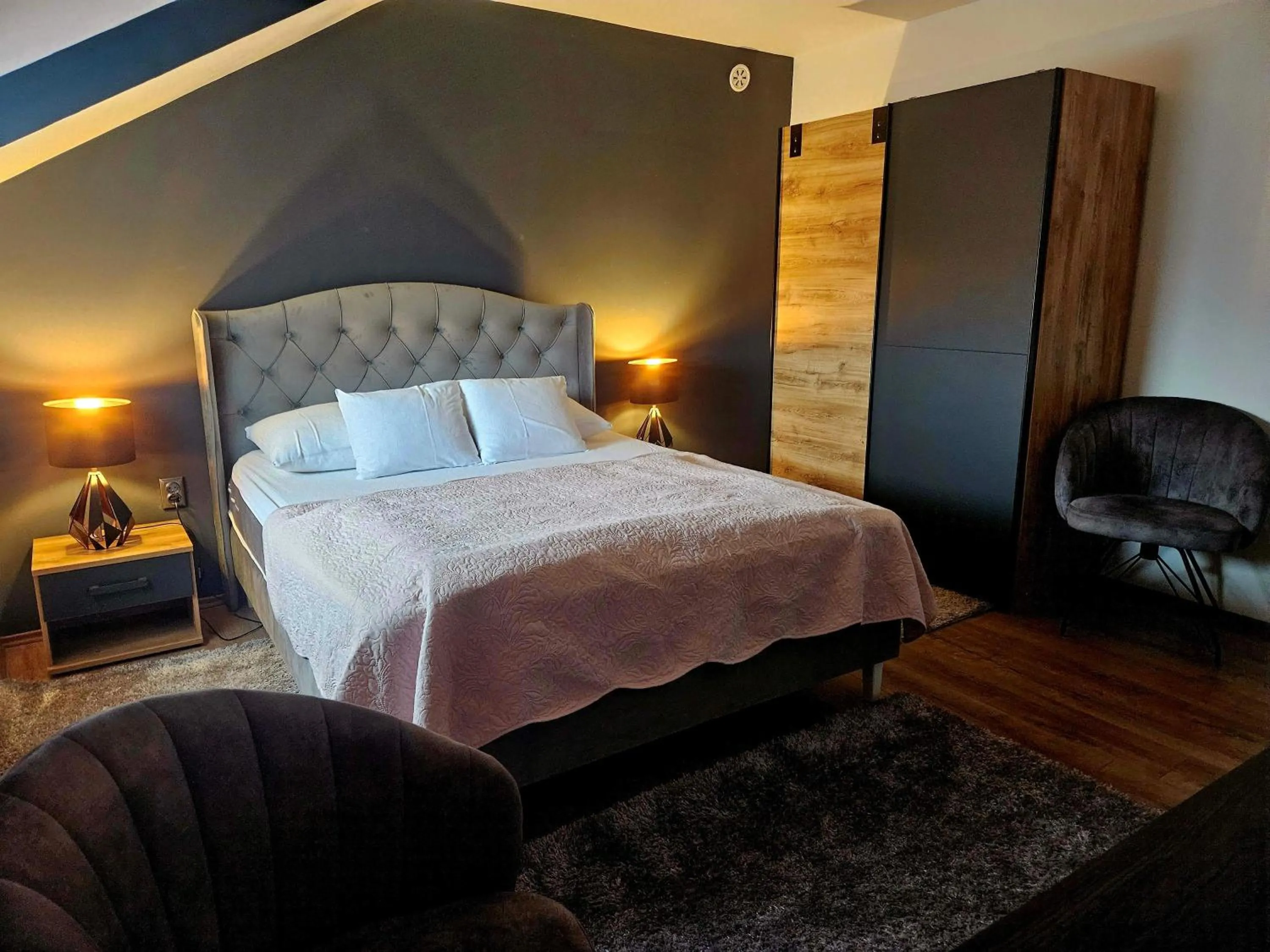 Bed in Hotel Millennium