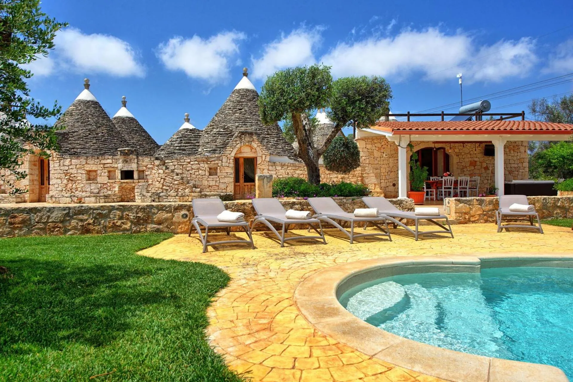 Trullo Santo Stefano by PosarelliVillas