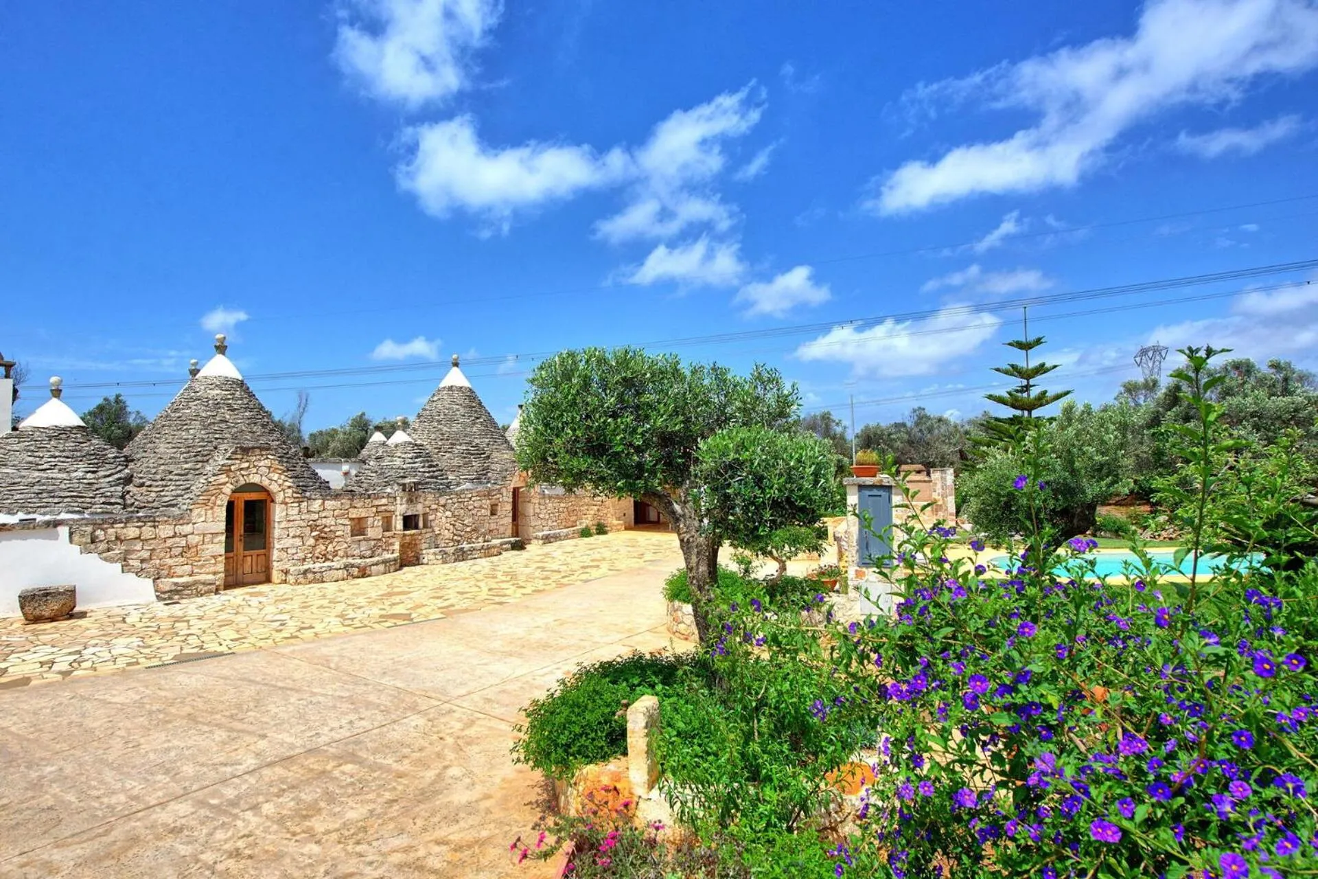 Property building in Trullo Santo Stefano by PosarelliVillas